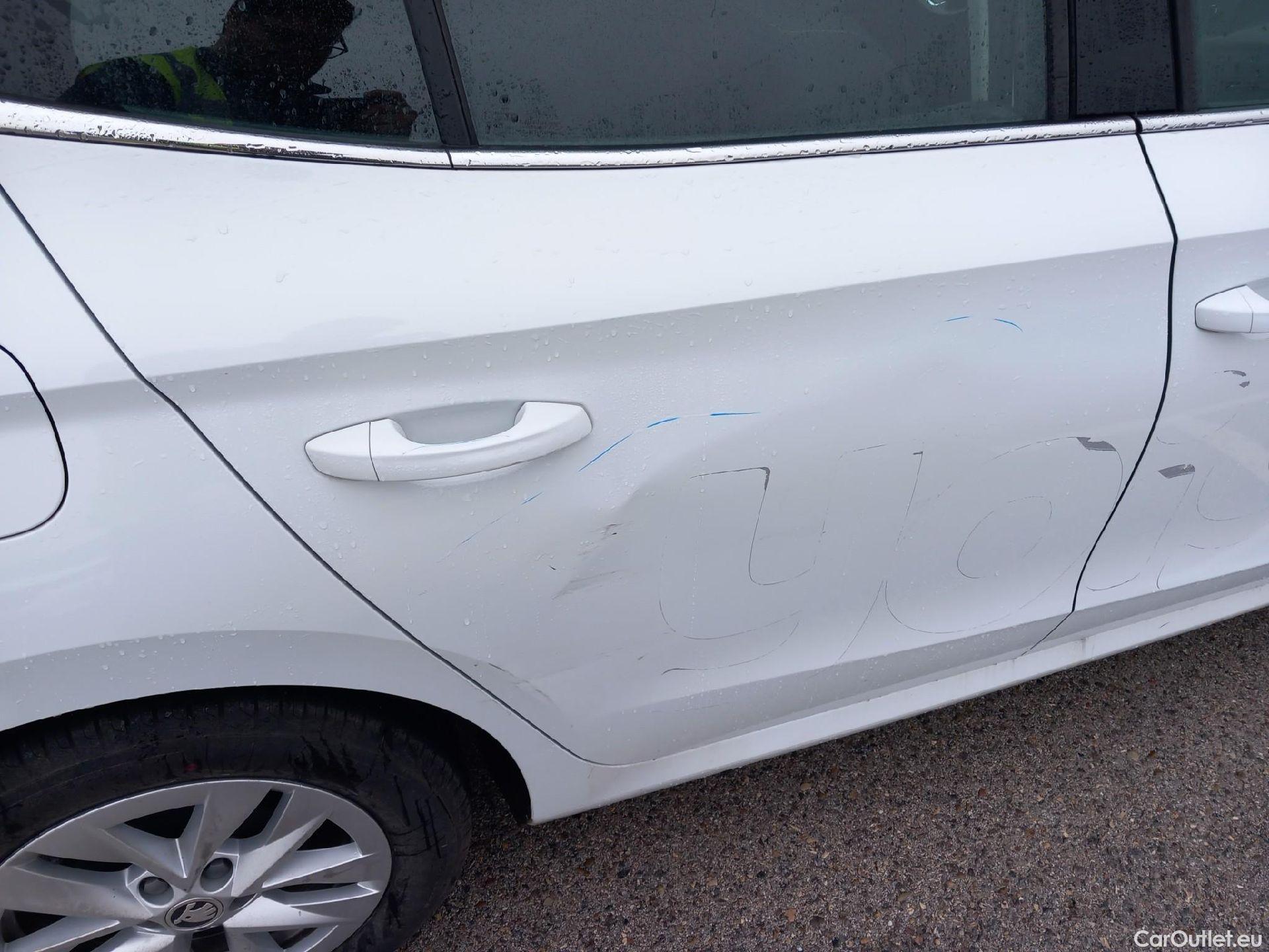  Skoda  Fabia SKODA  / 2021 / 5P / berlina con portón 1.0 TSI 70KW (95CV) Emotion (AC) #27