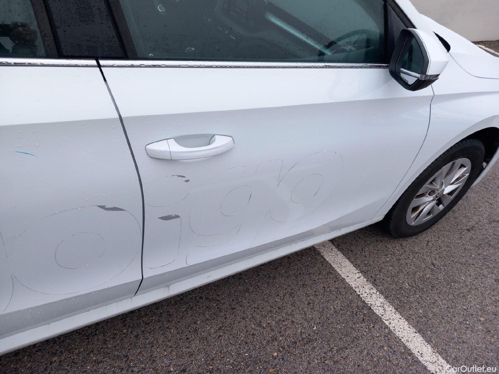  Skoda  Fabia SKODA  / 2021 / 5P / berlina con portón 1.0 TSI 70KW (95CV) Emotion (AC) #28