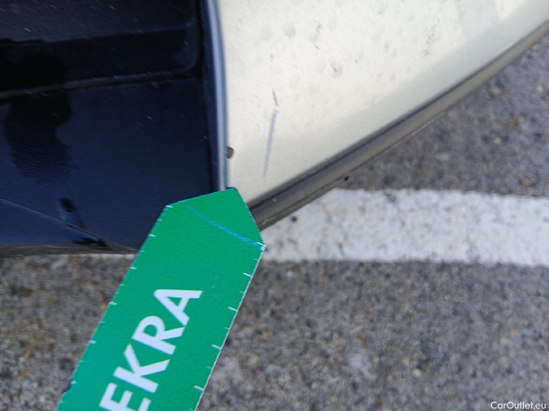  KIA  Sportage KIA  / 2018 / 5P / todoterreno 1.6 MHEV Business 85kW (115CV) 4x2 #8