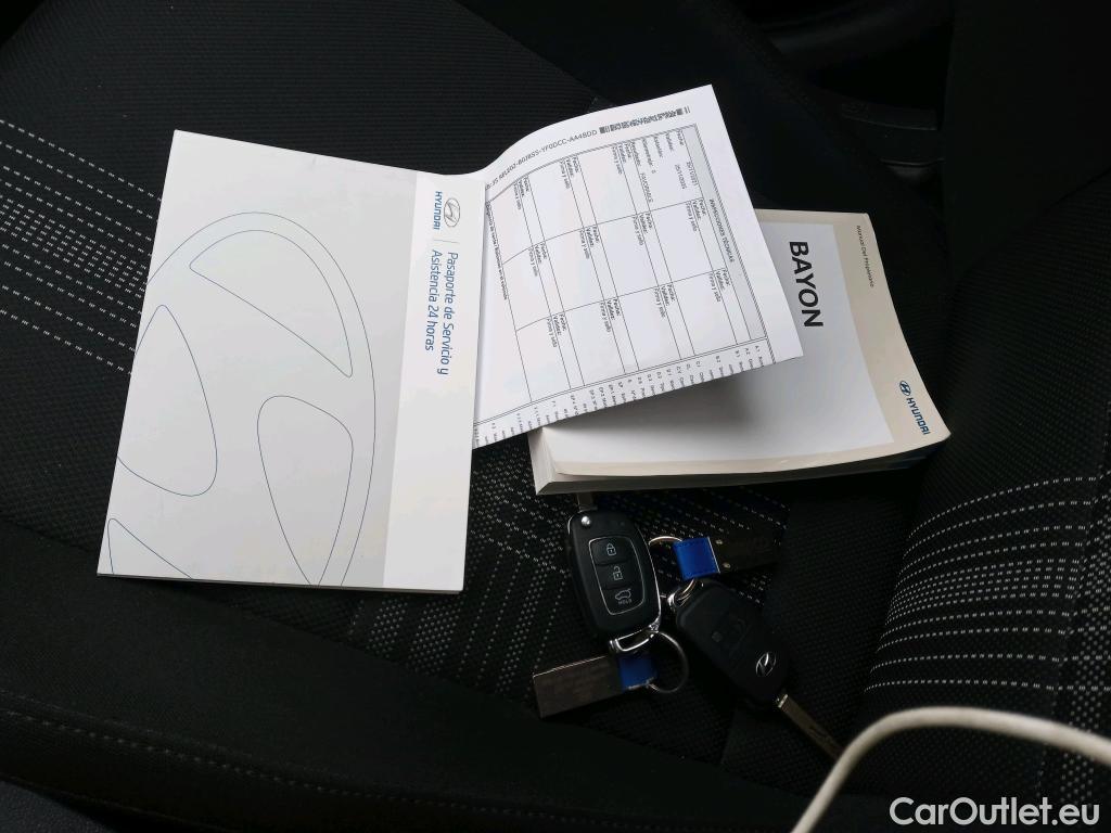  Hyundai  Bayon HYUNDAI  / 2021 / 5P / todoterreno 1.2 MPI Essence #6