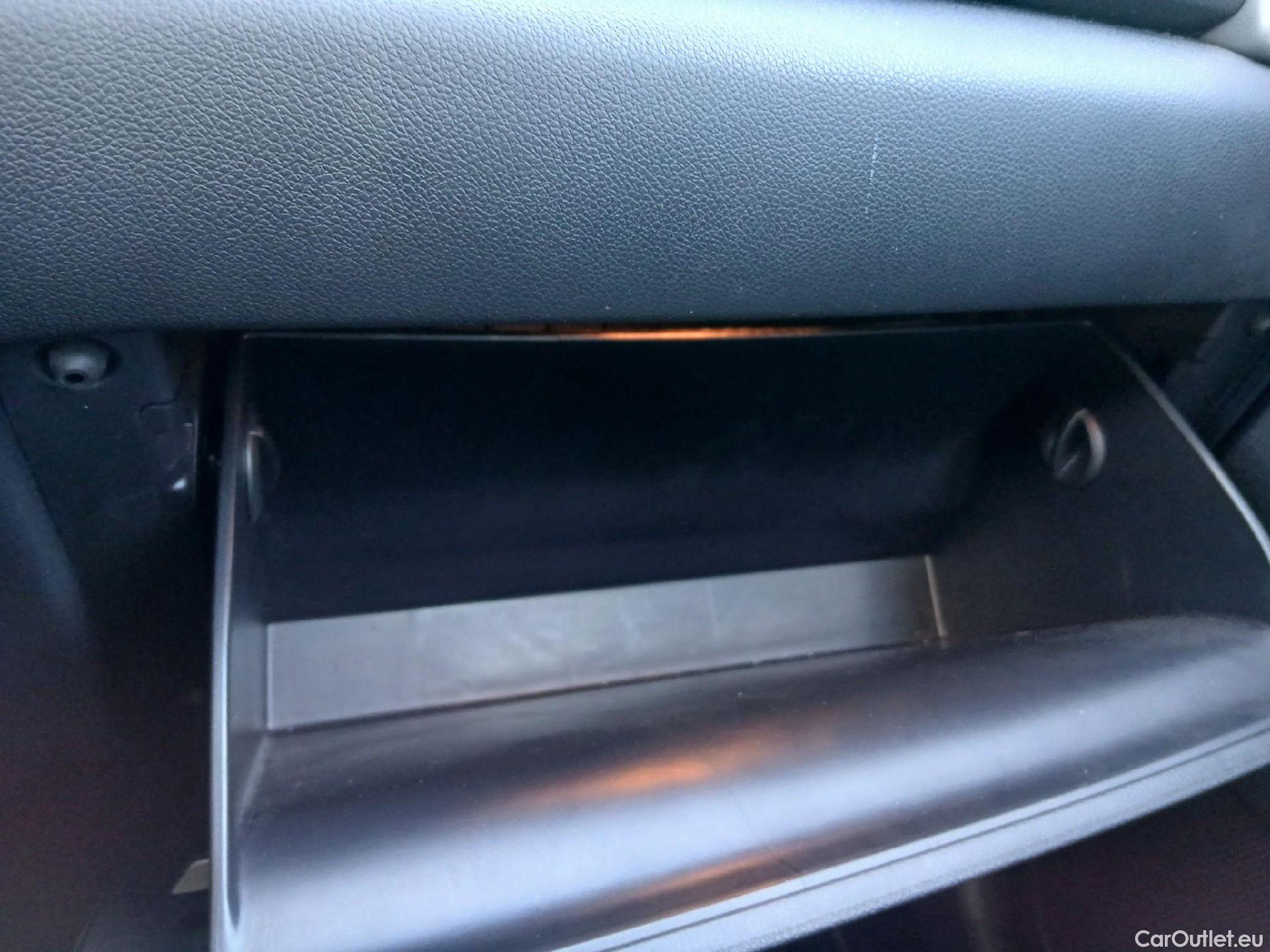  KIA  Sportage KIA  / 2018 / 5P / todoterreno 1.6 MHEV Business 85kW (115CV) 4x2 #2