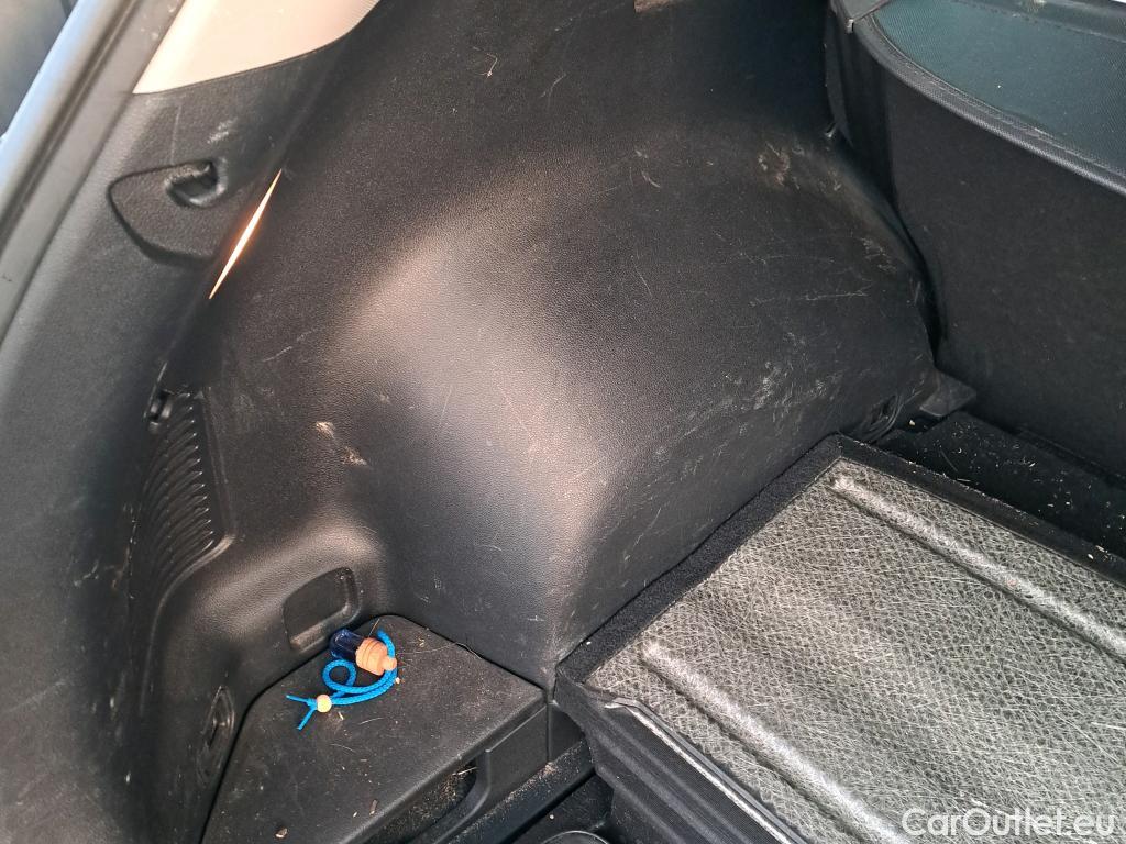  KIA  Sportage KIA  1.6MHEV Drive 100kW(136CV) 4x2(Crist Tintados)(CX) #13