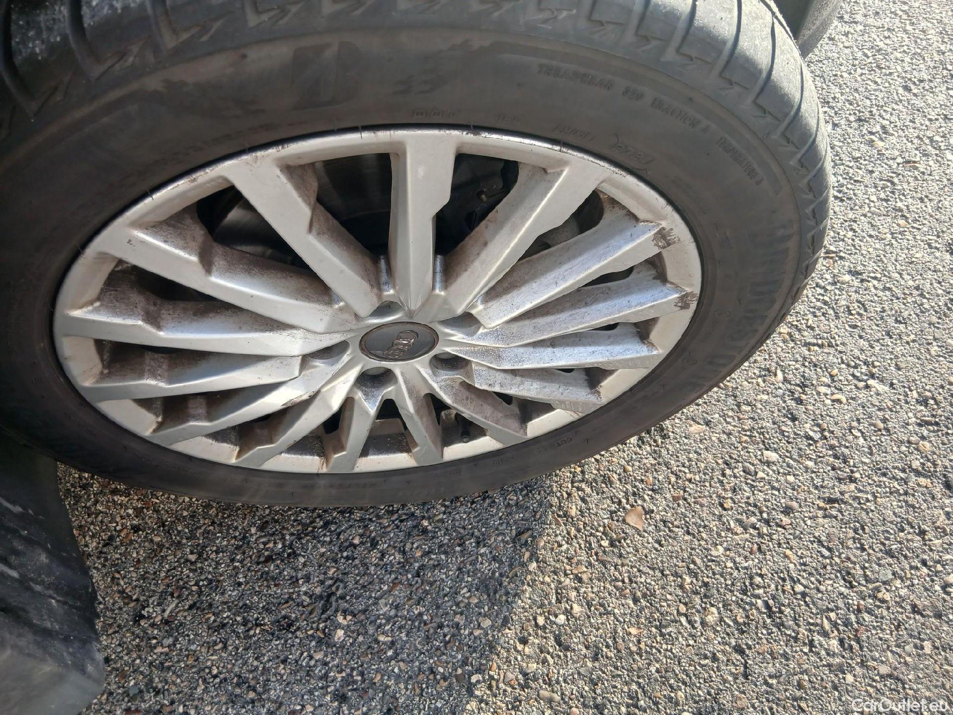  Audi  Q2 AUDI  / 2016 / 5P / todoterreno Design 30 TFSI 85kW (116CV) #38