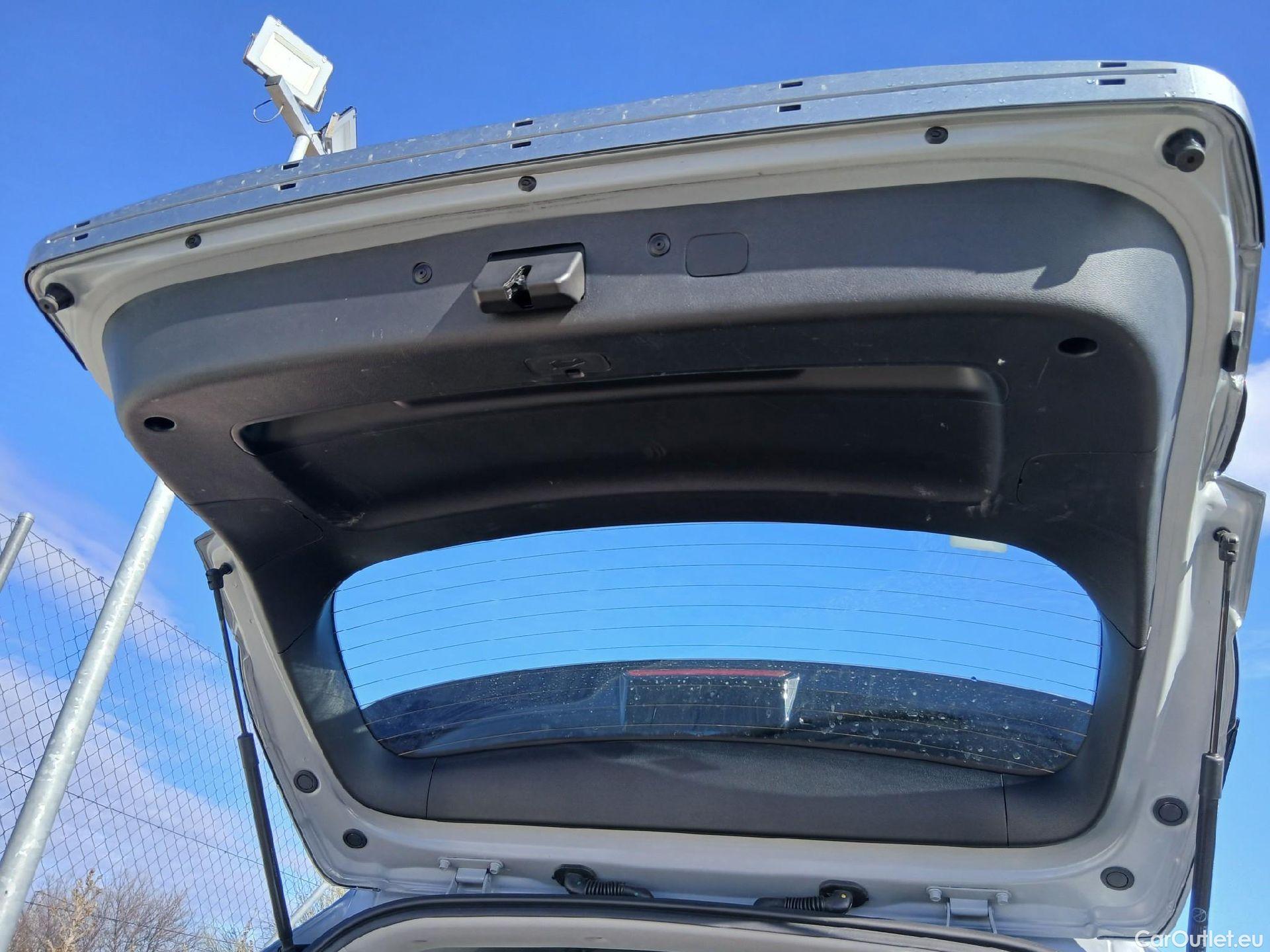  KIA  Sportage KIA  / 2018 / 5P / todoterreno 1.6 MHEV Business 85kW (115CV) 4x2 #16