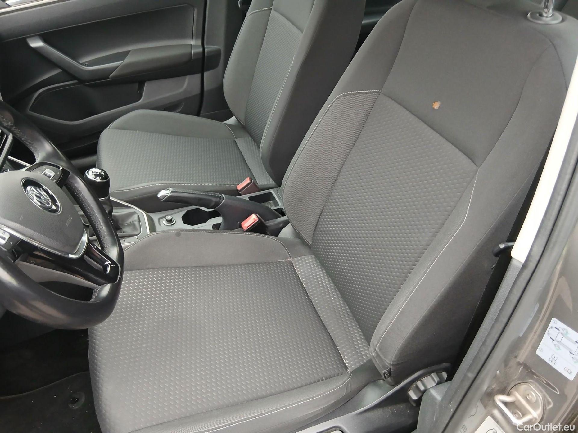  Volkswagen  Polo VOLKSWAGEN  / 2017 / 5P / berlina con portón Advance 1.0 TSI 70kW (95CV) #5