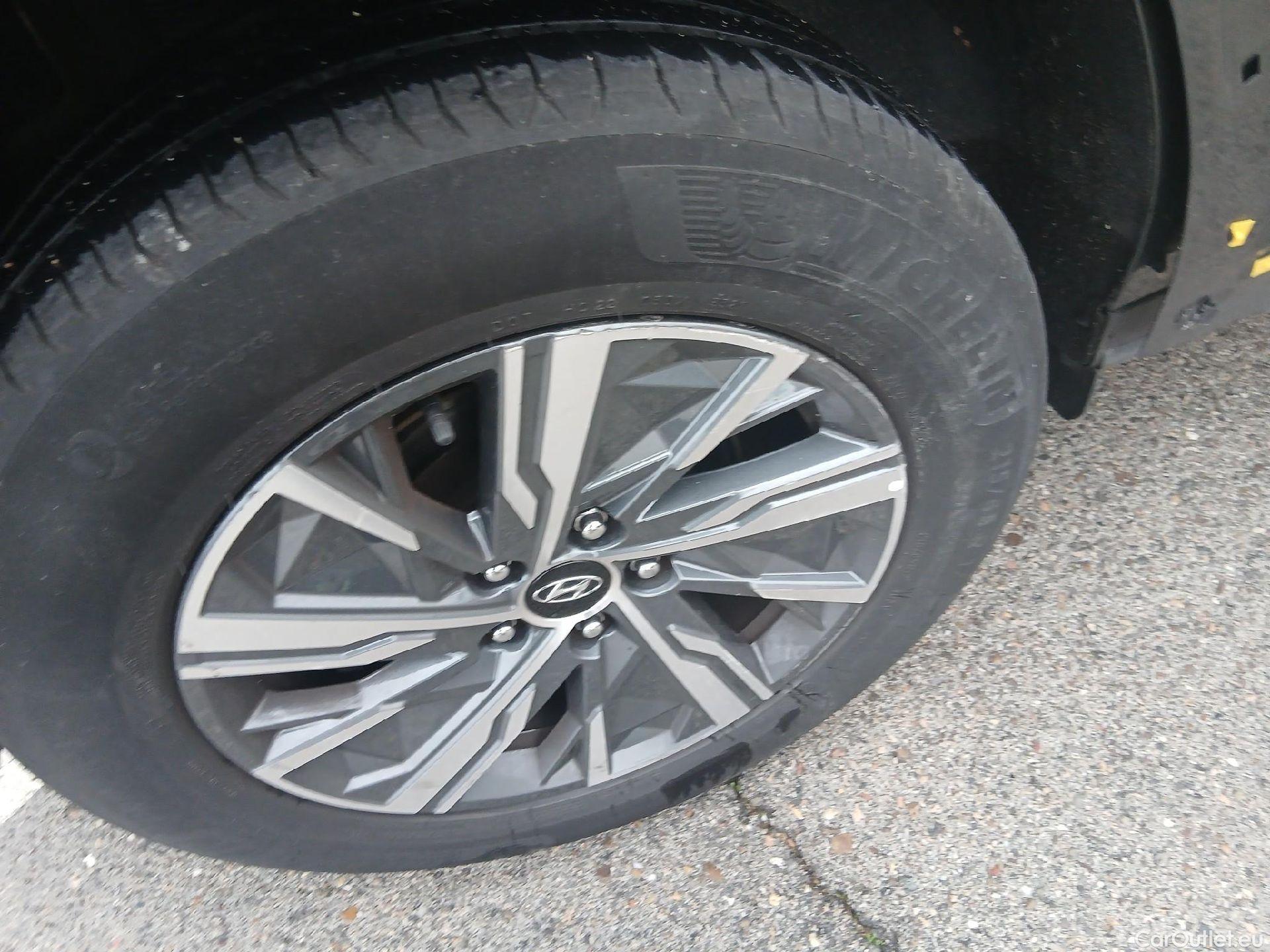  Hyundai  Tucson HYUNDAI  / 2020 / 5P / todoterreno 1.6 TGDI 110kW (150CV) 48V Maxx #42