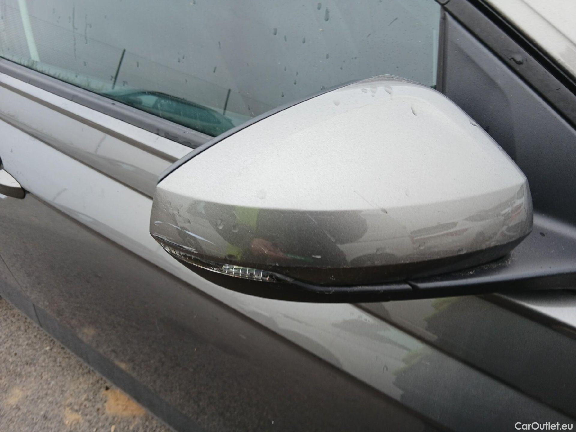  Volkswagen  Polo VOLKSWAGEN  / 2017 / 5P / berlina con portón Advance 1.0 TSI 70kW (95CV) #25