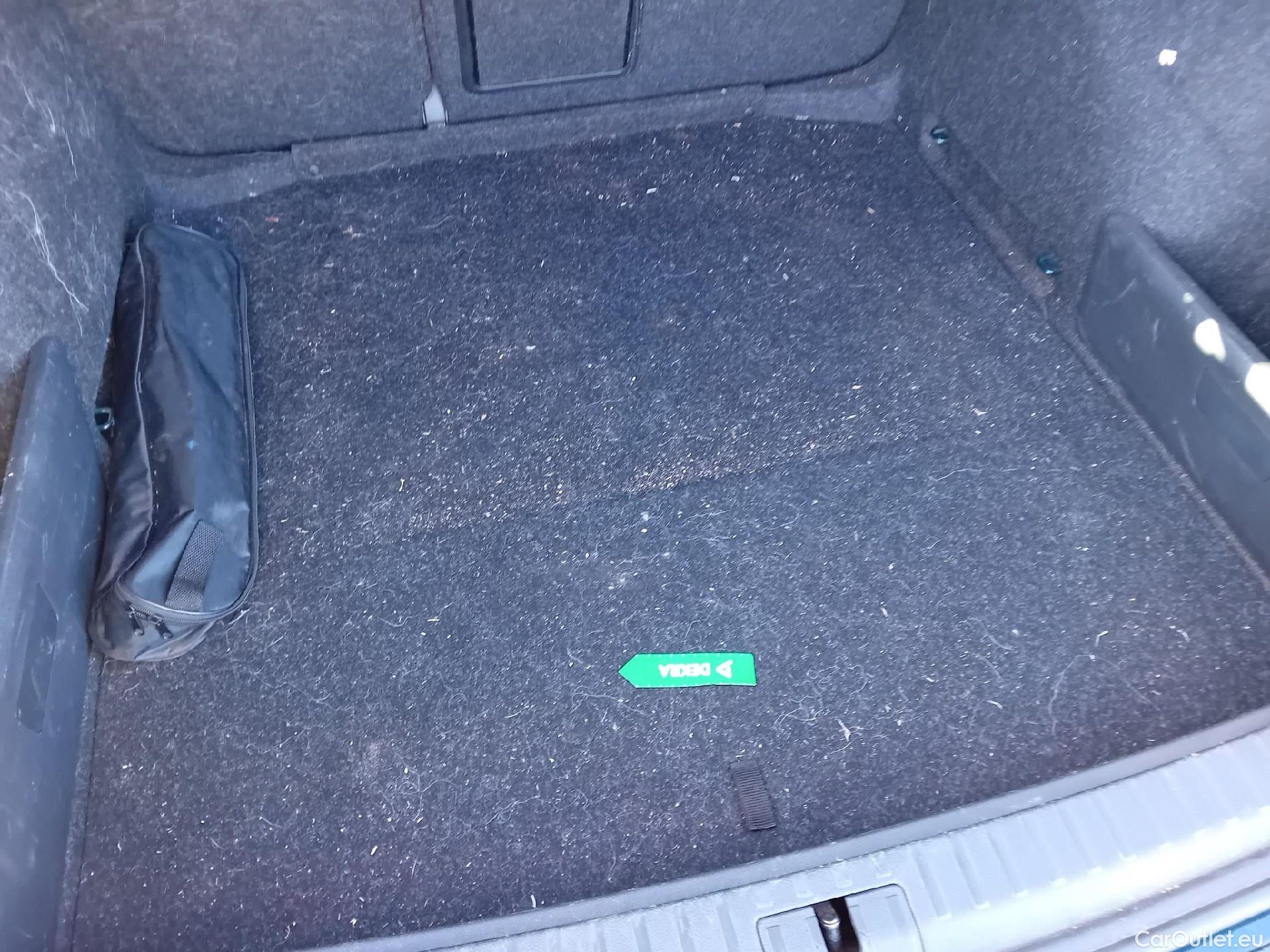  Skoda  Octavia SKODA  / 2020 / 5P / familiar Combi 2.0 TDI 110kW (150CV) DSG Style #12