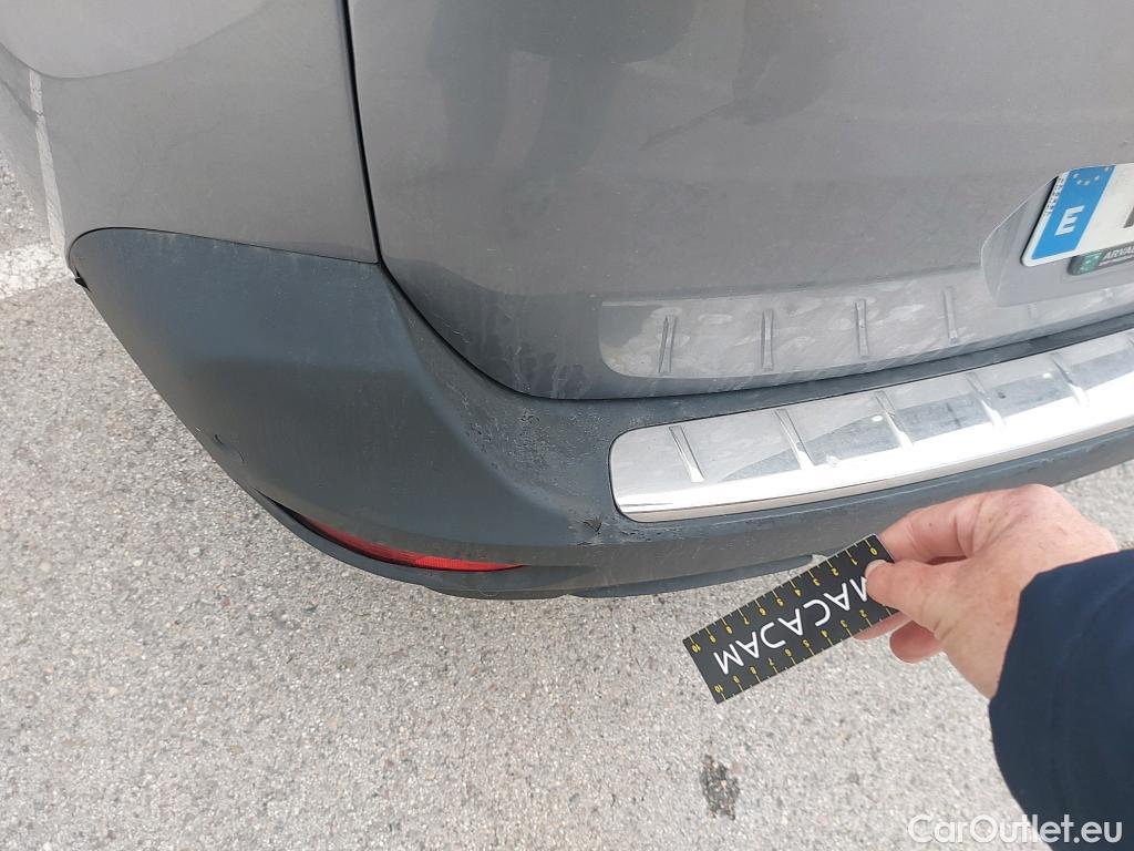  Peugeot  5008  Allure Pack 1.5 HDi 130CV AT8 7 Plazas E6d #5