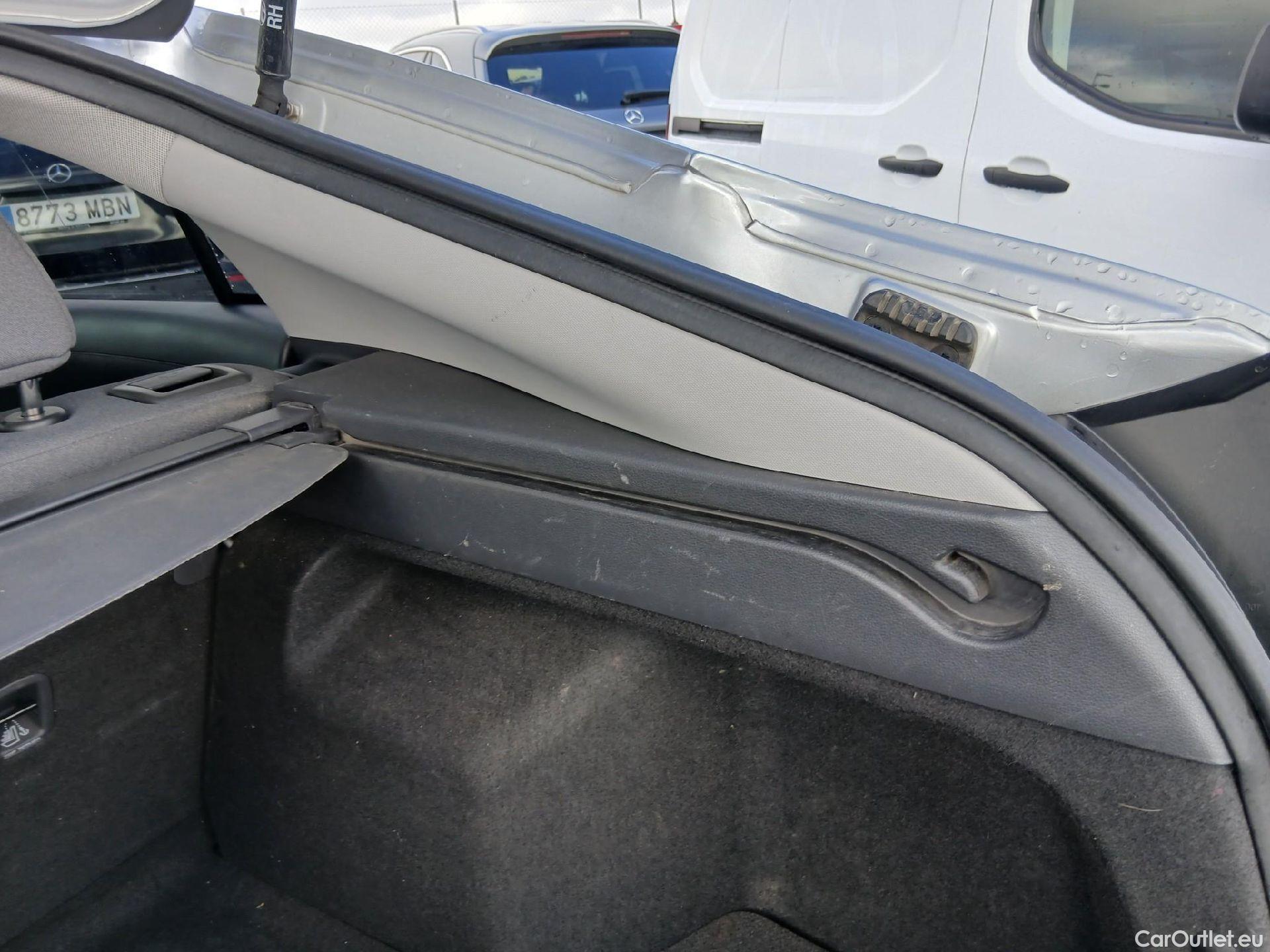  Hyundai   Ioniq HYUNDAI / 2019 / 5P / berlina con portón 1.6 GDI HEV Klass DCT #23