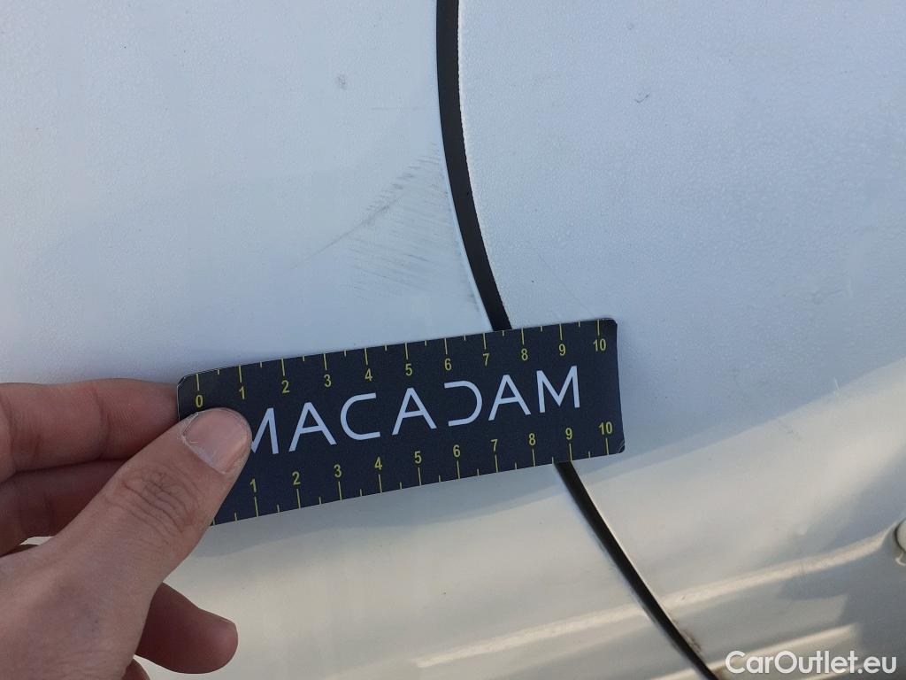  Peugeot  208 PEUGEOT  / 2019 / 5P / berlina con portón BlueHDi 73kW (100CV) Active Pack (AC) #14