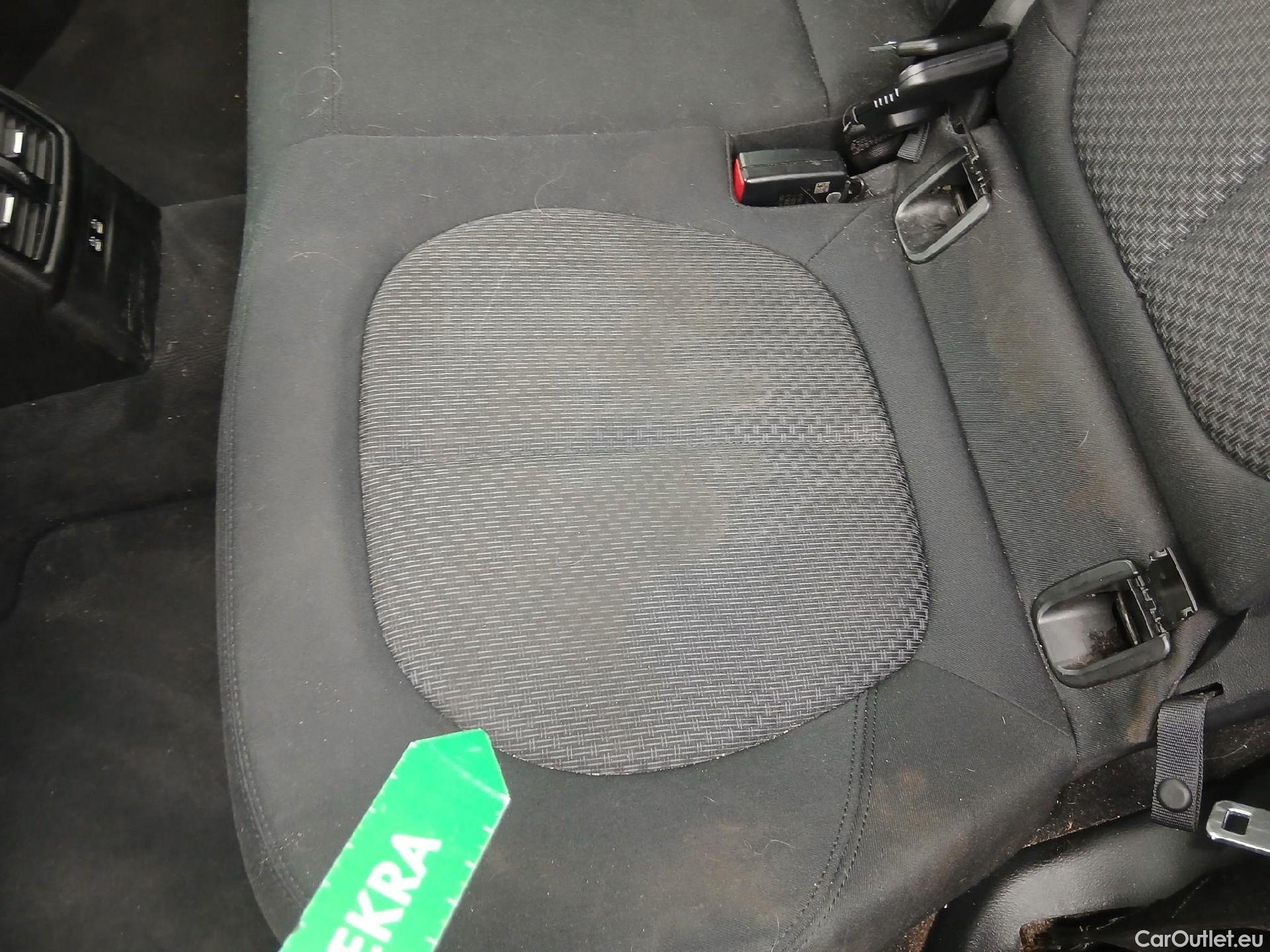  Bmw  X1 BMW  / 2019 / 5P / todoterreno sDrive16d Business #36