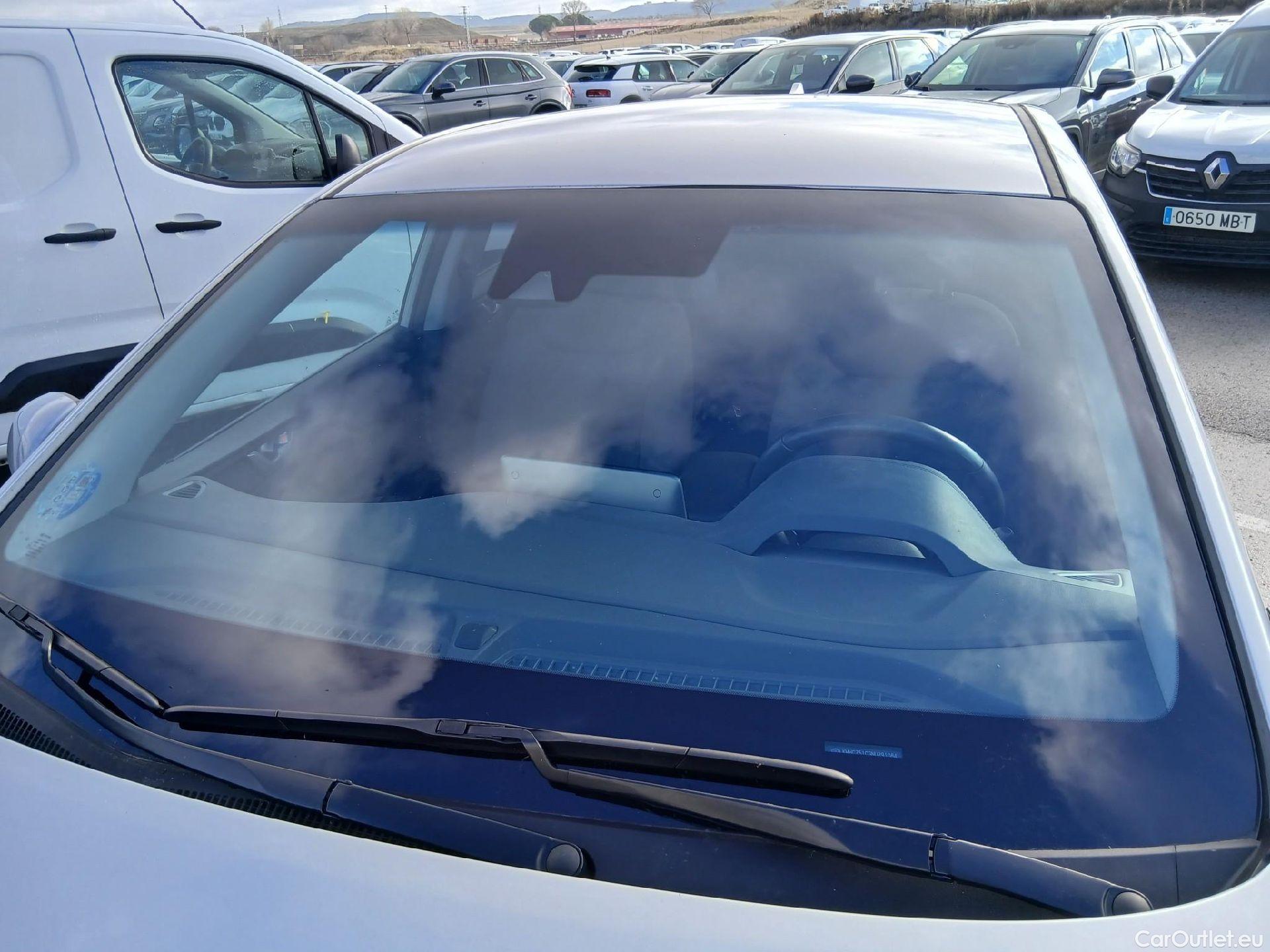  Hyundai   Ioniq HYUNDAI / 2019 / 5P / berlina con portón 1.6 GDI HEV Klass DCT #38