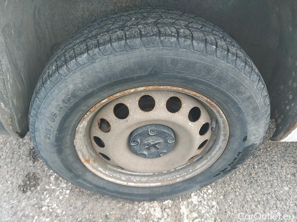  Peugeot  Partner PEUGEOT  furgón 3 PLAZAS Standard 1000kg BlueHDi 73kW #52