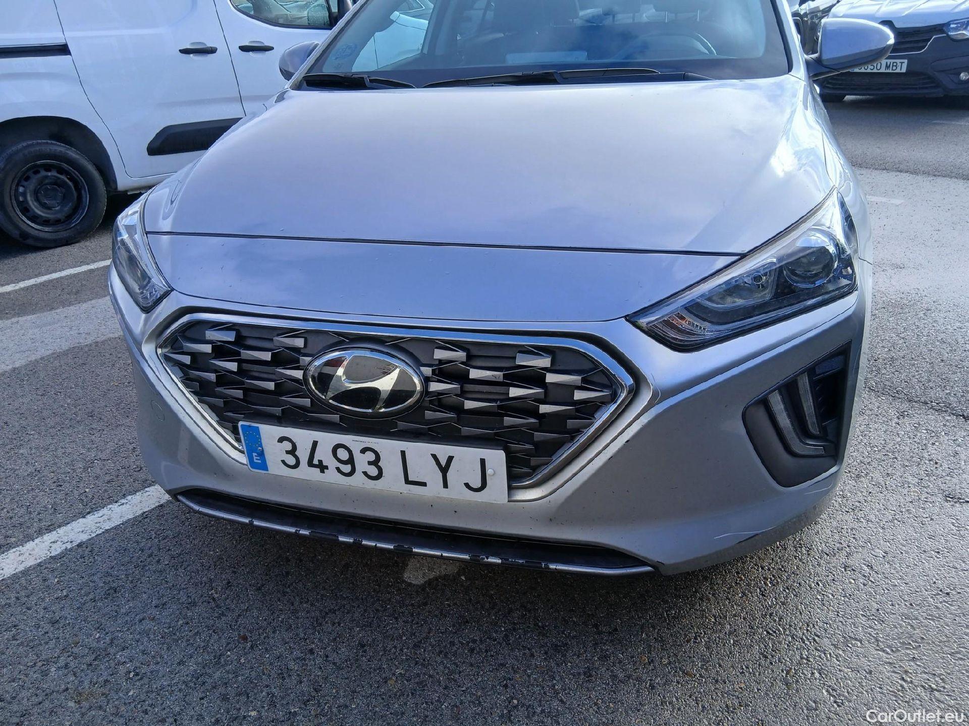  Hyundai   Ioniq HYUNDAI / 2019 / 5P / berlina con portón 1.6 GDI HEV Klass DCT #1