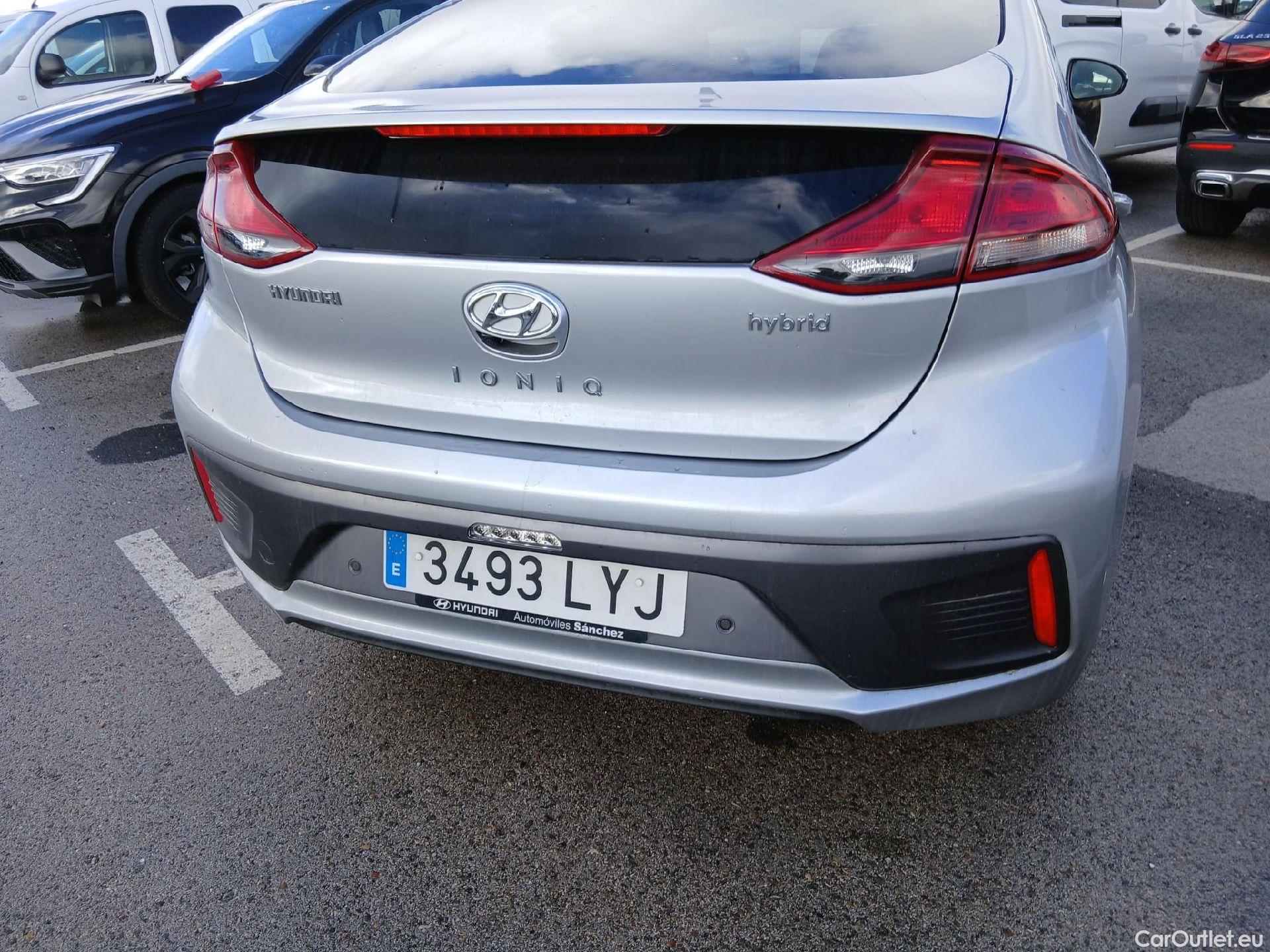  Hyundai   Ioniq HYUNDAI / 2019 / 5P / berlina con portón 1.6 GDI HEV Klass DCT #14