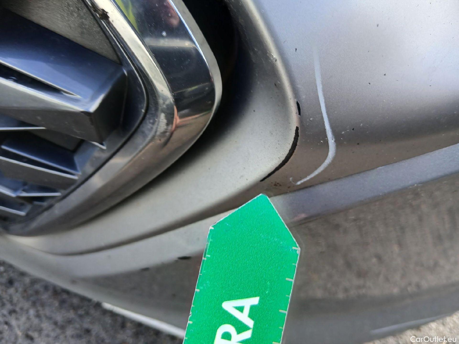  Hyundai   Ioniq HYUNDAI / 2019 / 5P / berlina con portón 1.6 GDI HEV Klass DCT #4