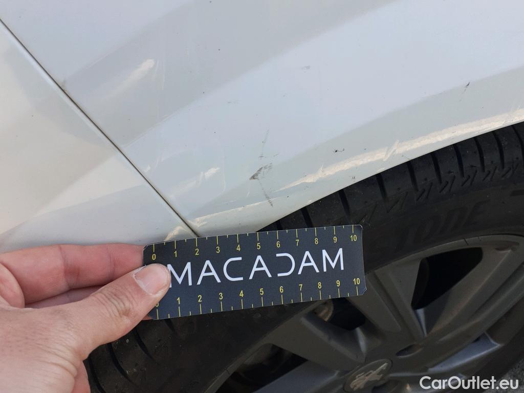  Peugeot  208 PEUGEOT  / 2019 / 5P / berlina con portón BlueHDi 73kW (100CV) Active Pack (AC) #13