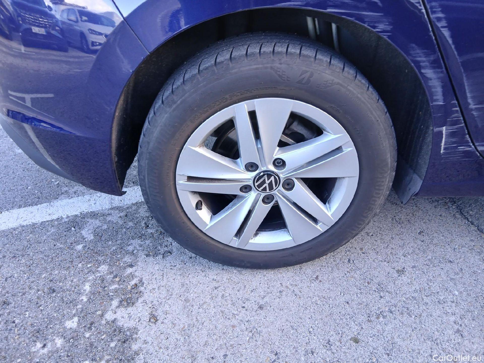  Volkswagen  Golf  VIII Berlina Life 1.0 TSI 110CV MT6 E6d #24