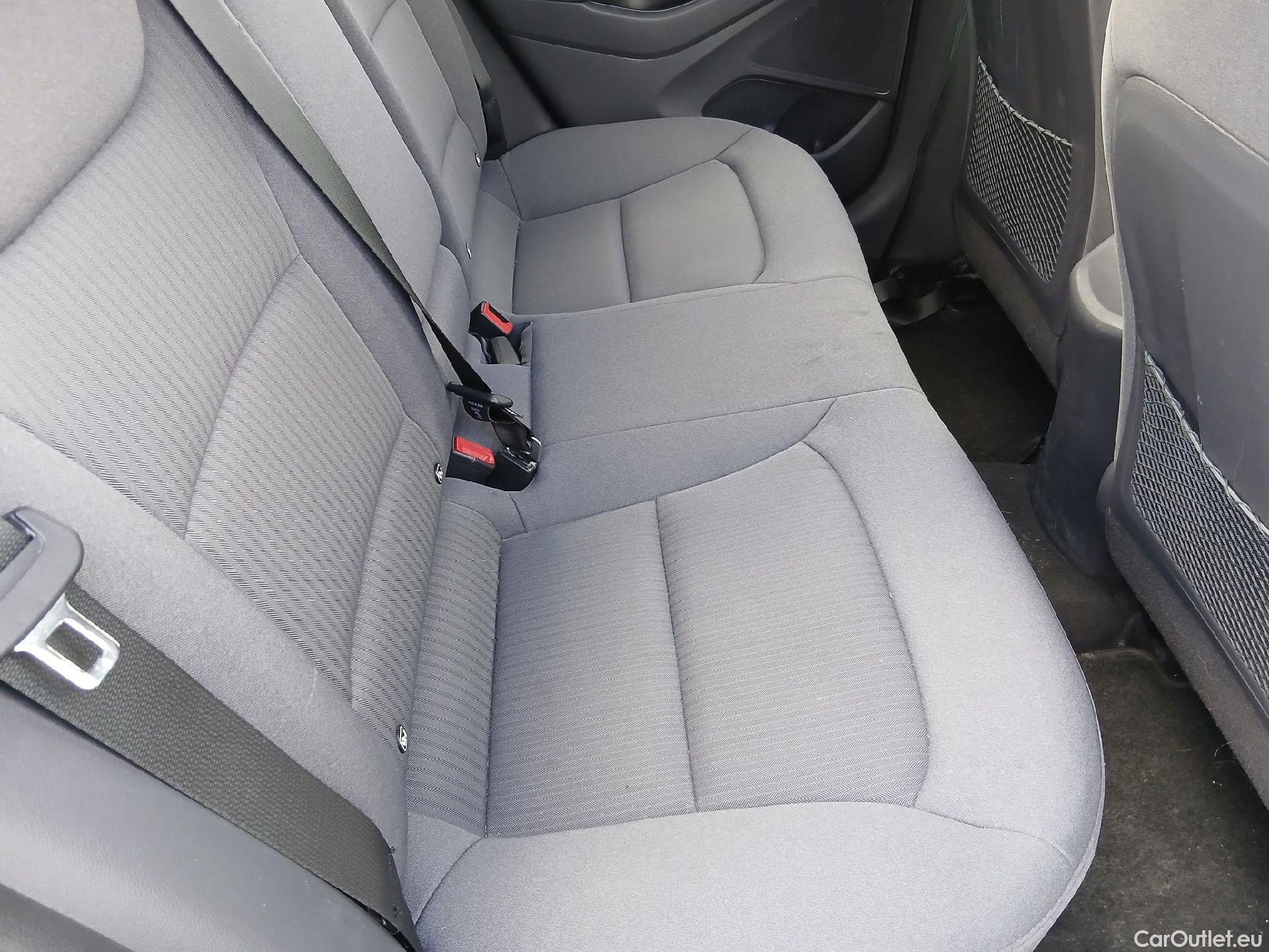  Hyundai   Ioniq HYUNDAI / 2019 / 5P / berlina con portón 1.6 GDI HEV Klass DCT #33