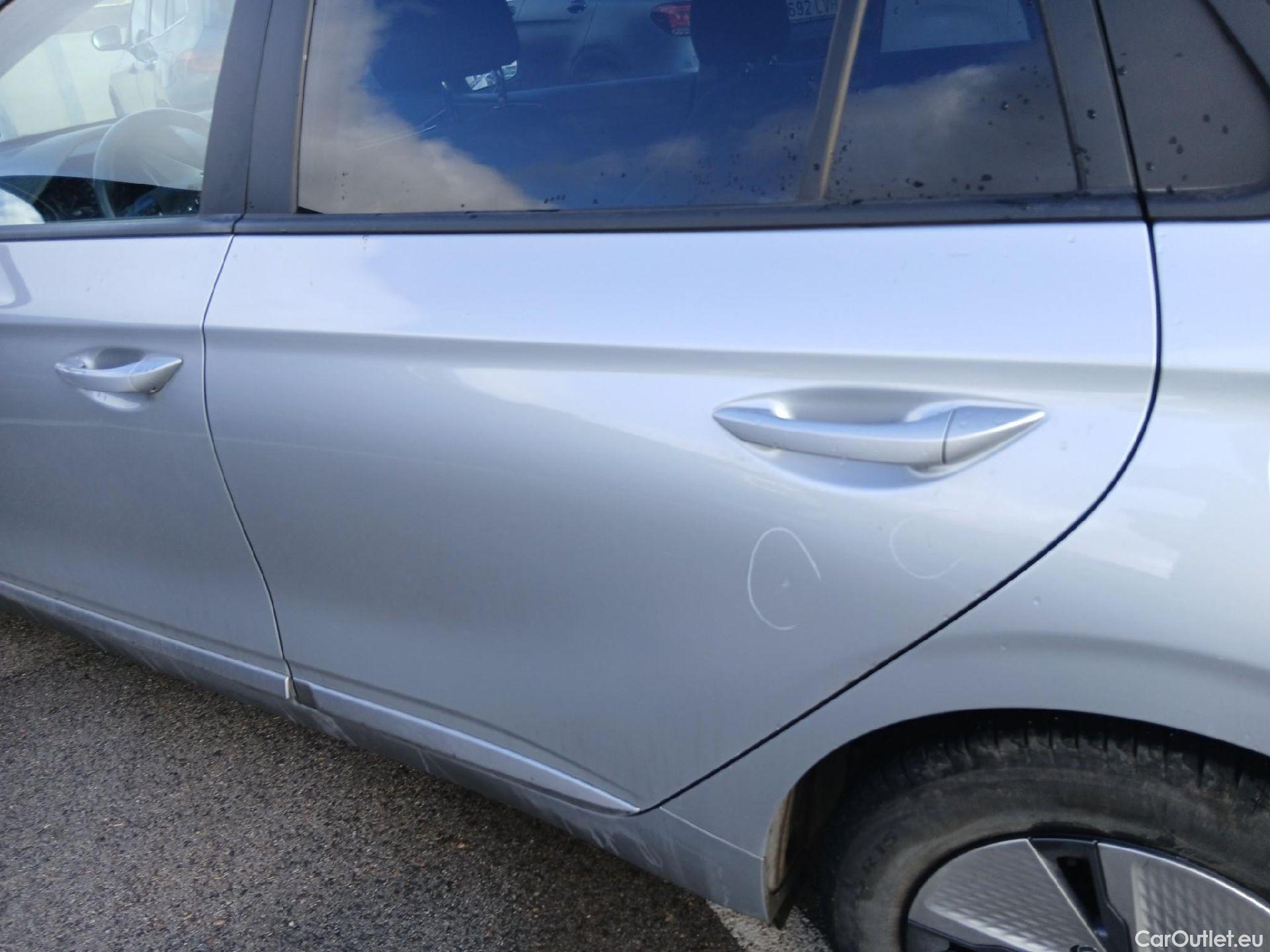  Hyundai   Ioniq HYUNDAI / 2019 / 5P / berlina con portón 1.6 GDI HEV Klass DCT #9