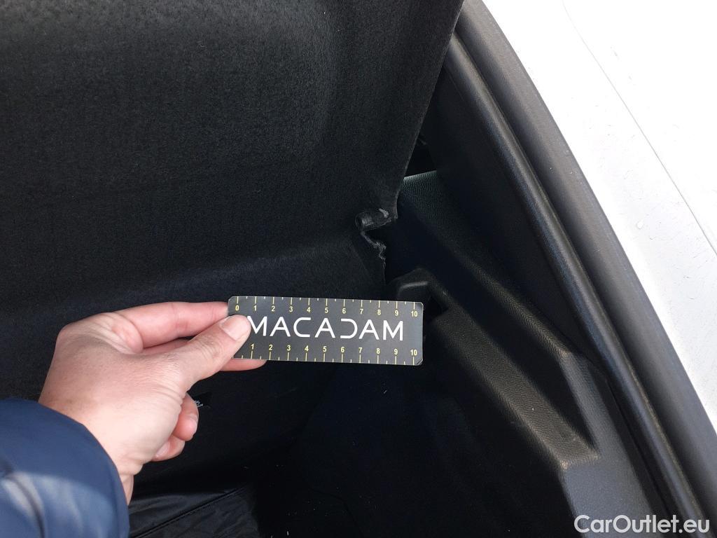  Peugeot  208 PEUGEOT  / 2019 / 5P / berlina con portón BlueHDi 73kW (100CV) Active Pack (AC) #25