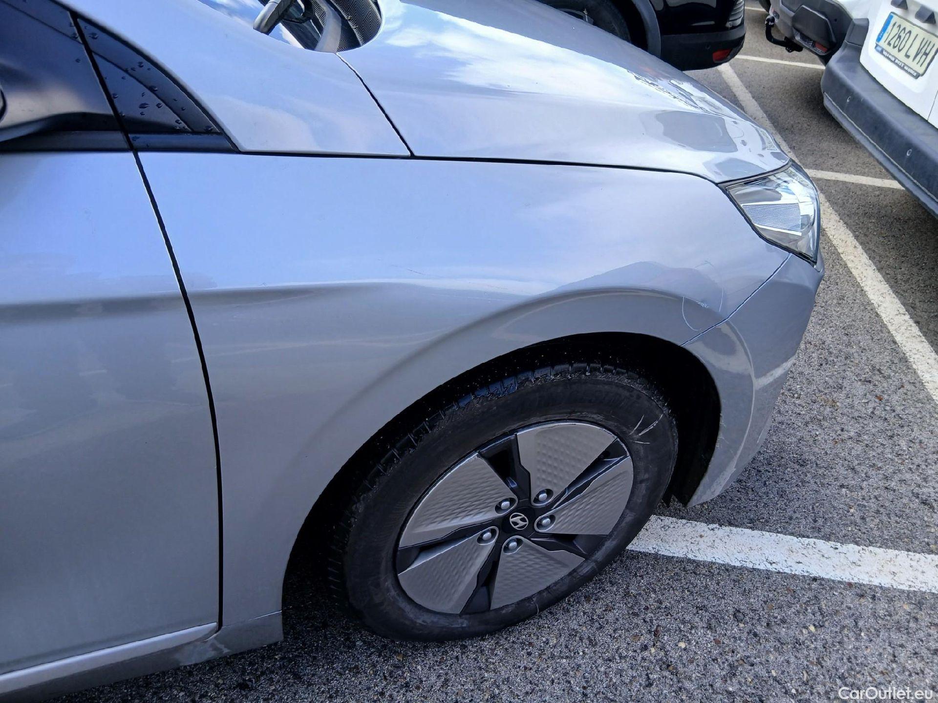  Hyundai   Ioniq HYUNDAI / 2019 / 5P / berlina con portón 1.6 GDI HEV Klass DCT #25