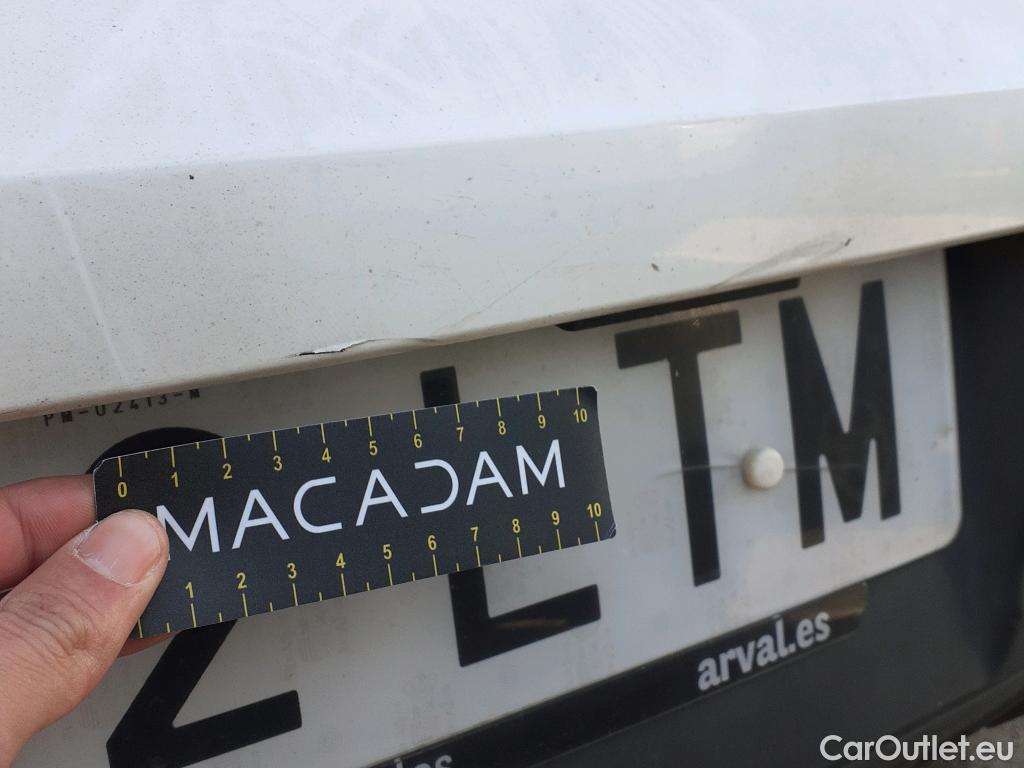  Peugeot  208 PEUGEOT  / 2019 / 5P / berlina con portón BlueHDi 73kW (100CV) Active Pack (AC) #30