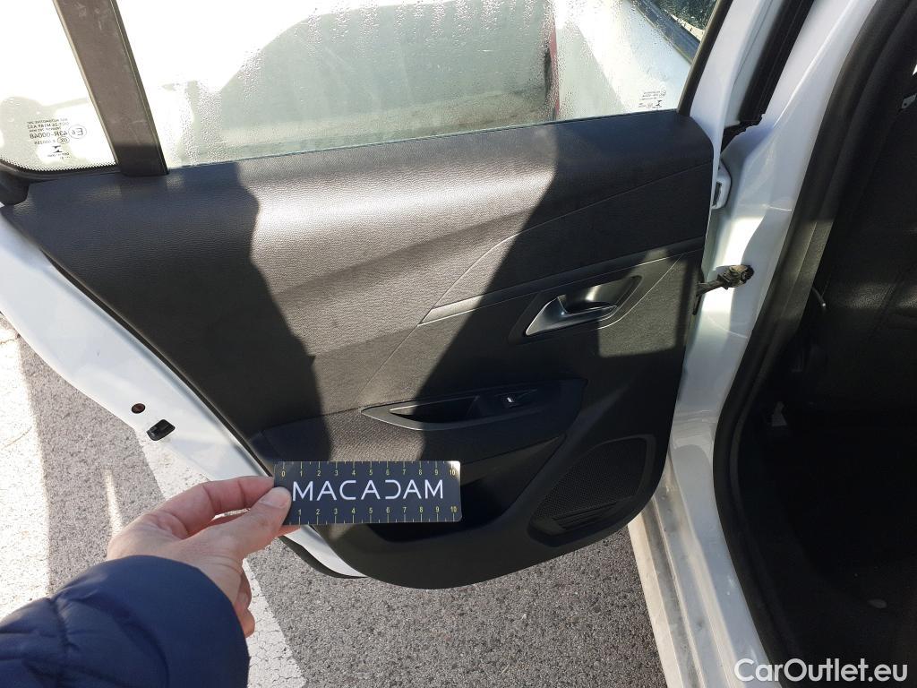  Peugeot  208 PEUGEOT  / 2019 / 5P / berlina con portón BlueHDi 73kW (100CV) Active Pack (AC) #19