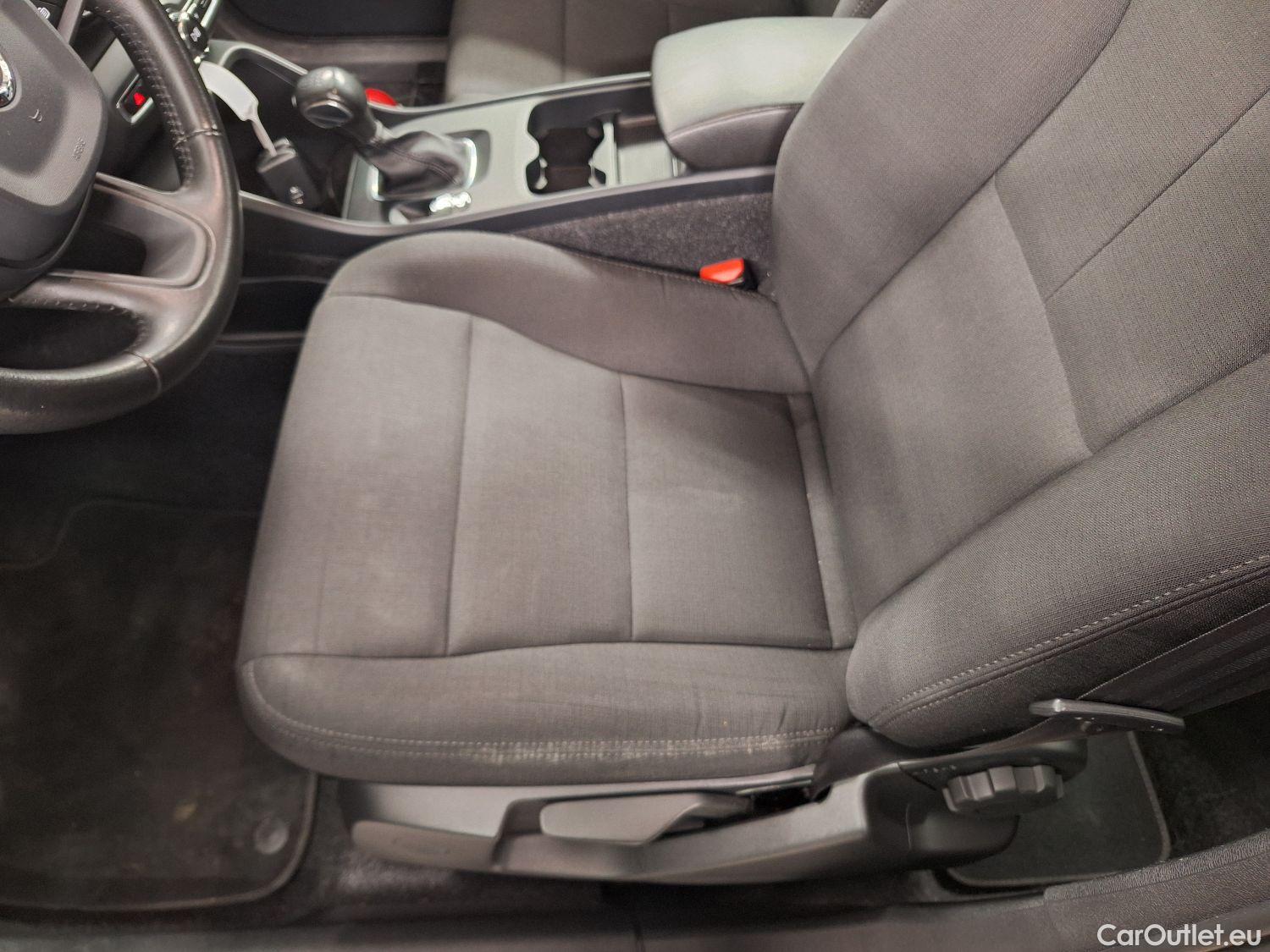  Volvo  XC 40 Volvo, XC40 '17, Volvo XC40 T3 XC40 5d #9