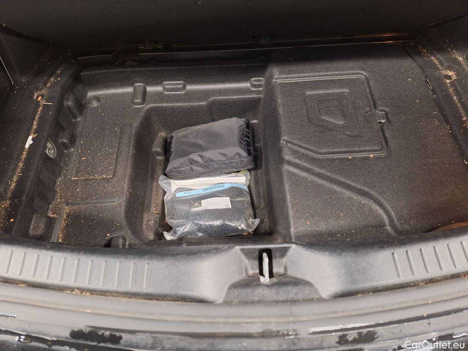  Mercedes  C-Klasse Mercedes, C-Class Coupé FL'18, Mercedes-Benz  Coupé C 180 Auto 2d #1