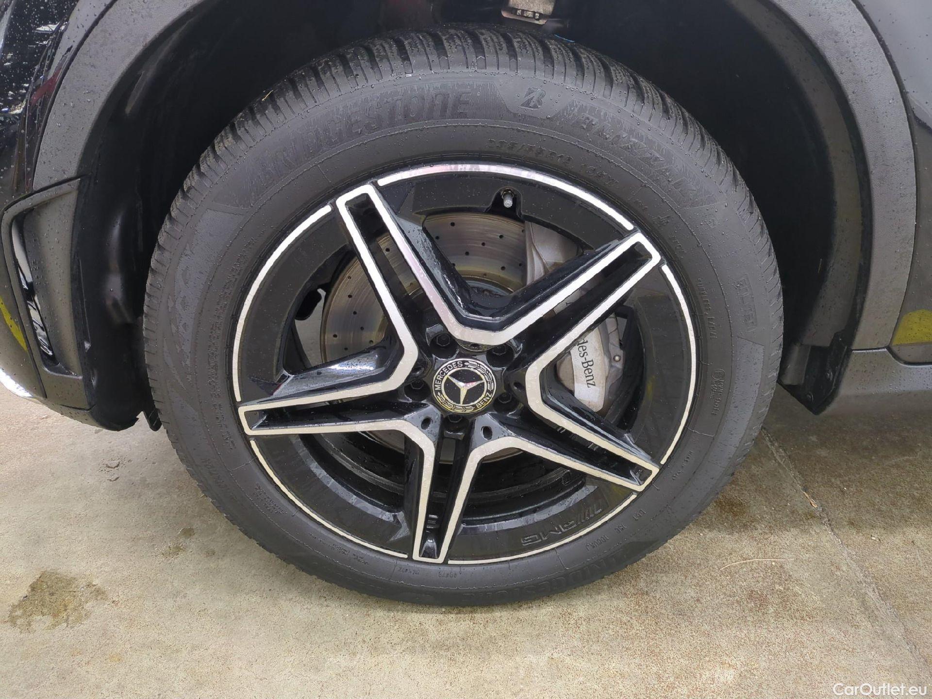  Mercedes  G-Klasee MERCEDES-BENZ GLC Coupe / 2019 / 5P / Coupé 2.0 GLC 300 DE BUSINESS LINE 4MATIC #3