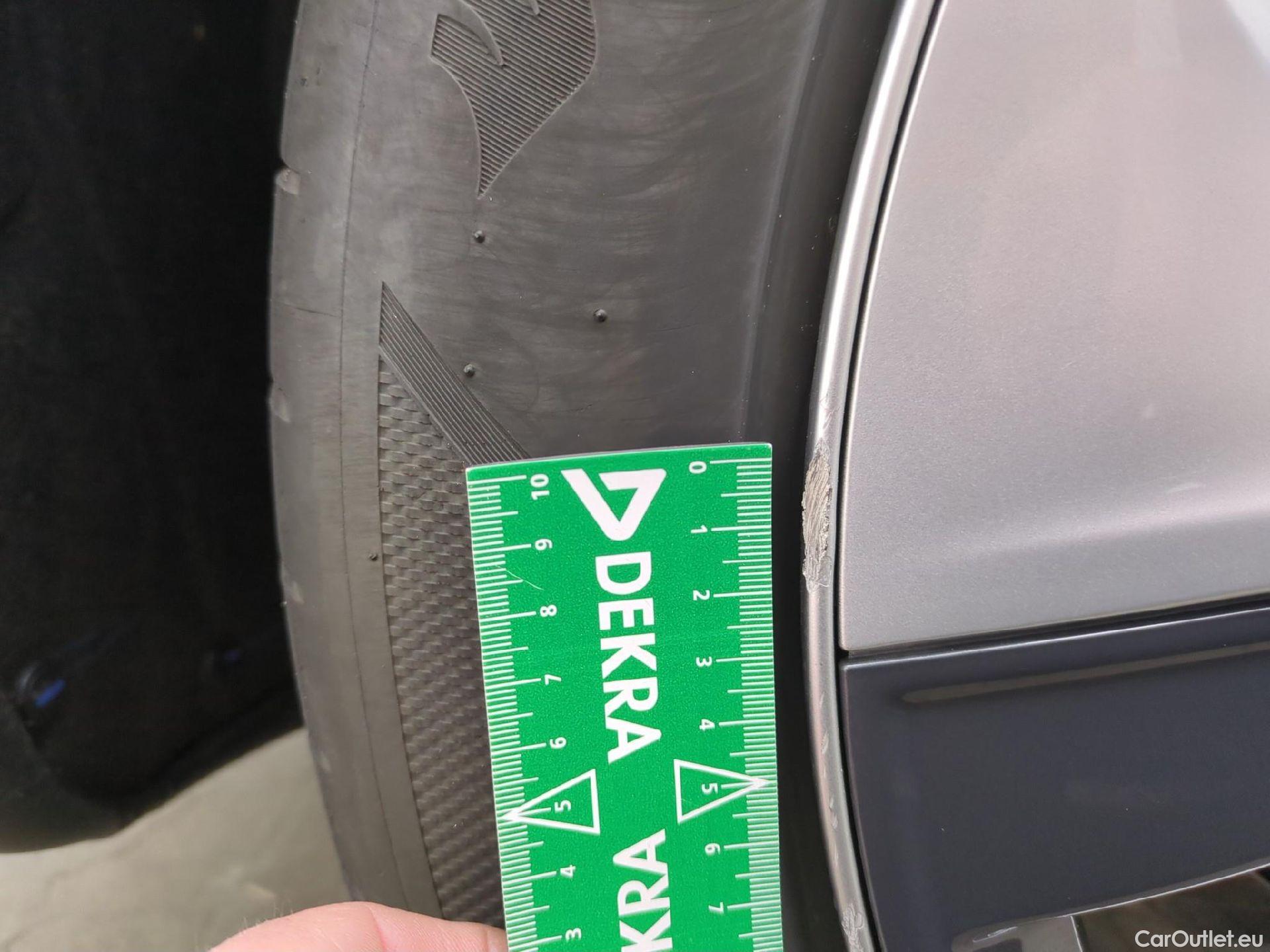  Tesla  Model Y TESLA  / 2021 / 5P / SUV RWD #8