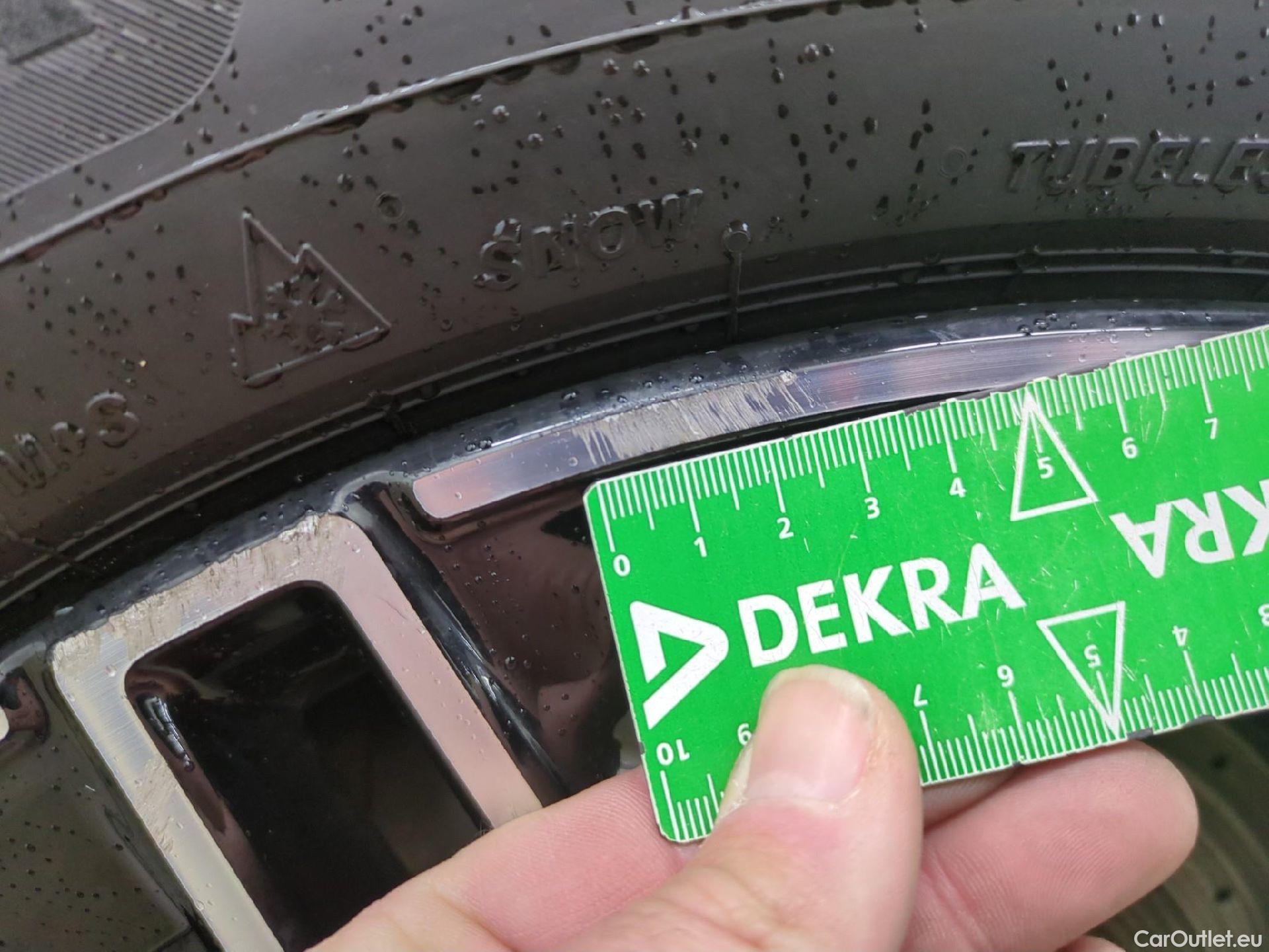  Mercedes  G-Klasee MERCEDES-BENZ GLC Coupe / 2019 / 5P / Coupé 2.0 GLC 300 DE BUSINESS LINE 4MATIC #27