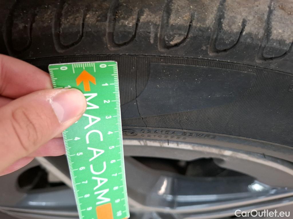  Mercedes  G-Klasee MERCEDES-BENZ GLC Coupe / 2019 / 5P / Coupé 2.0 GLC 300 E BUSINESS LINE 4MATIC #2