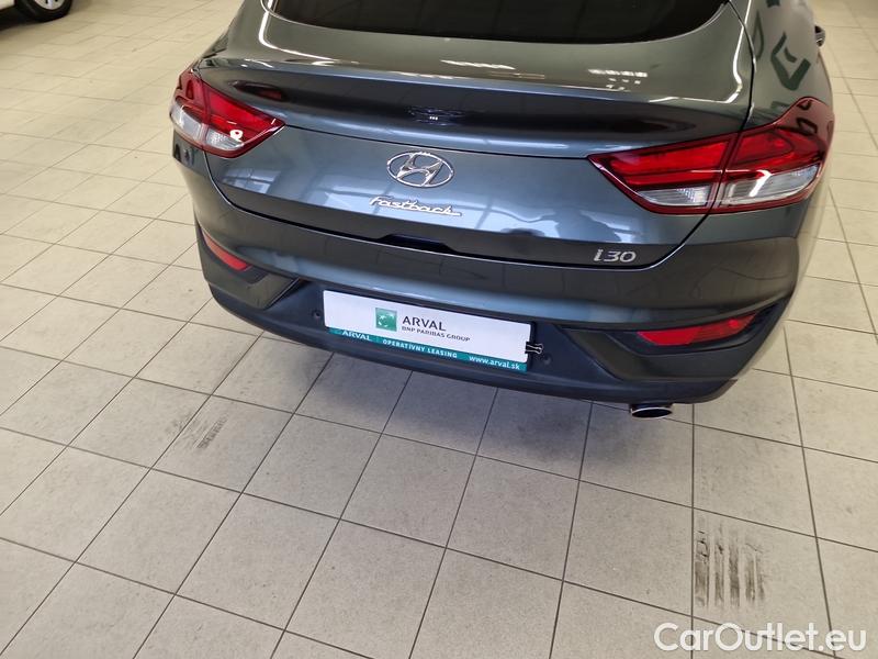  Hyundai  i30  Fastback (2018 ->)  FB 1.5 T-GDI Family AT #9