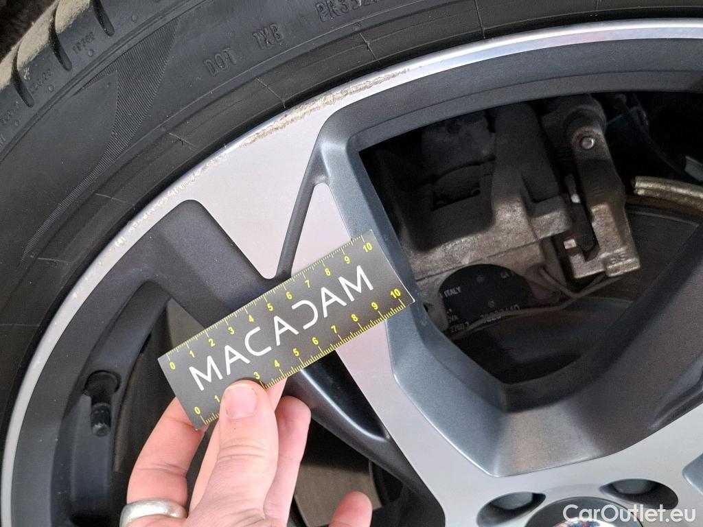  Volvo  XC90 VOLVO  / 2019 / 5P / SUV Recharge T8 AWD Geartronic 8 R-Design #39