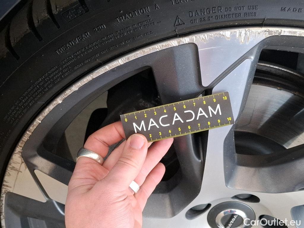  Volvo  XC90 VOLVO  / 2019 / 5P / SUV Recharge T8 AWD Geartronic 8 R-Design #35