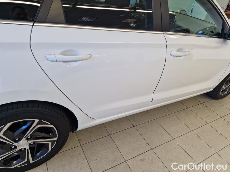 Hyundai  i30   cw (PD)(2017->)  1.5TGDi 118 Family #9