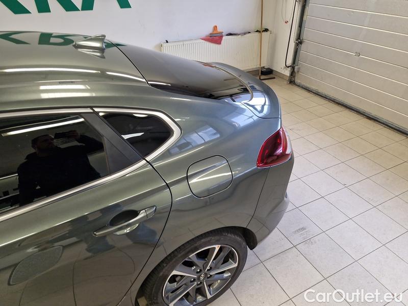  Hyundai  i30  Fastback (2018 ->)  FB 1.5 T-GDI Family AT #13