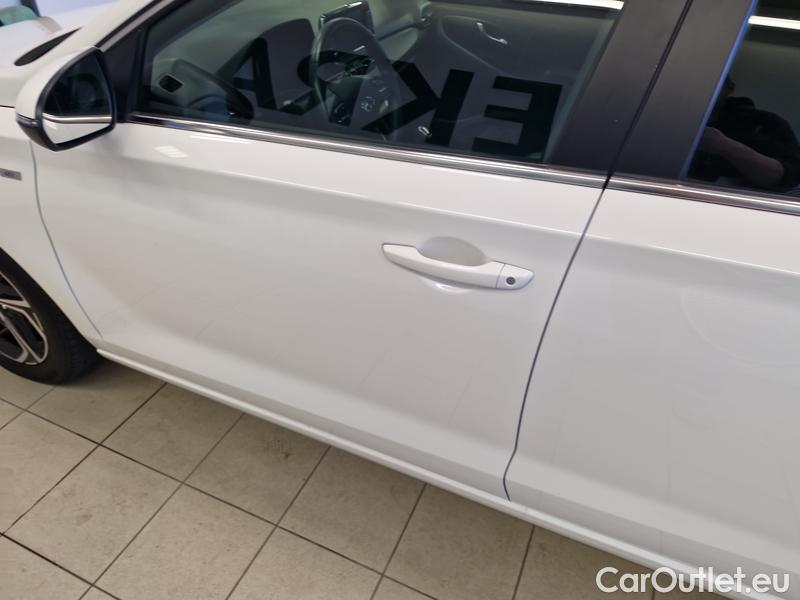  Hyundai  i30   cw (PD)(2017->)  1.5TGDi 118 Family #14