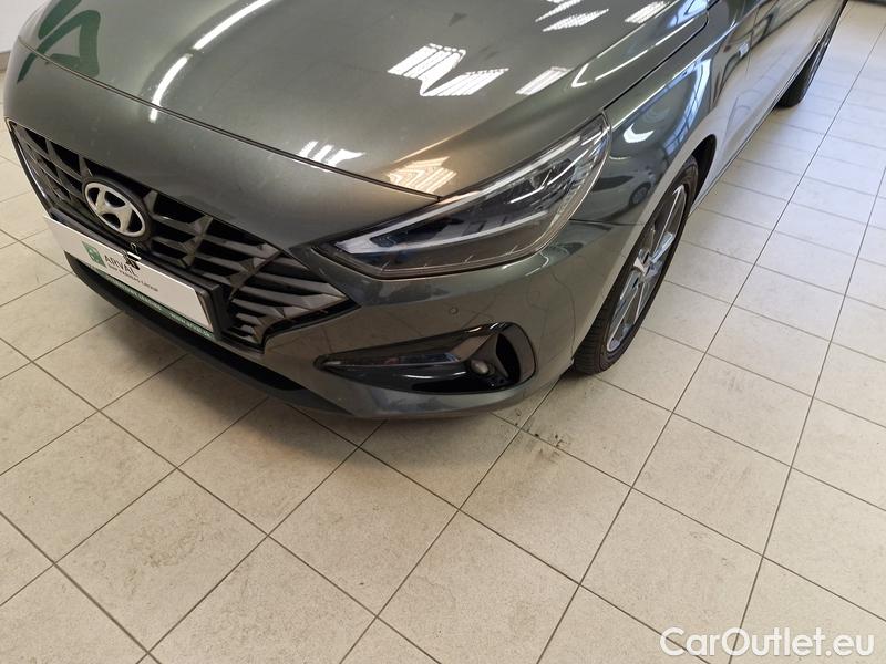  Hyundai  i30  Fastback (2018 ->)  FB 1.5 T-GDI Family AT #1