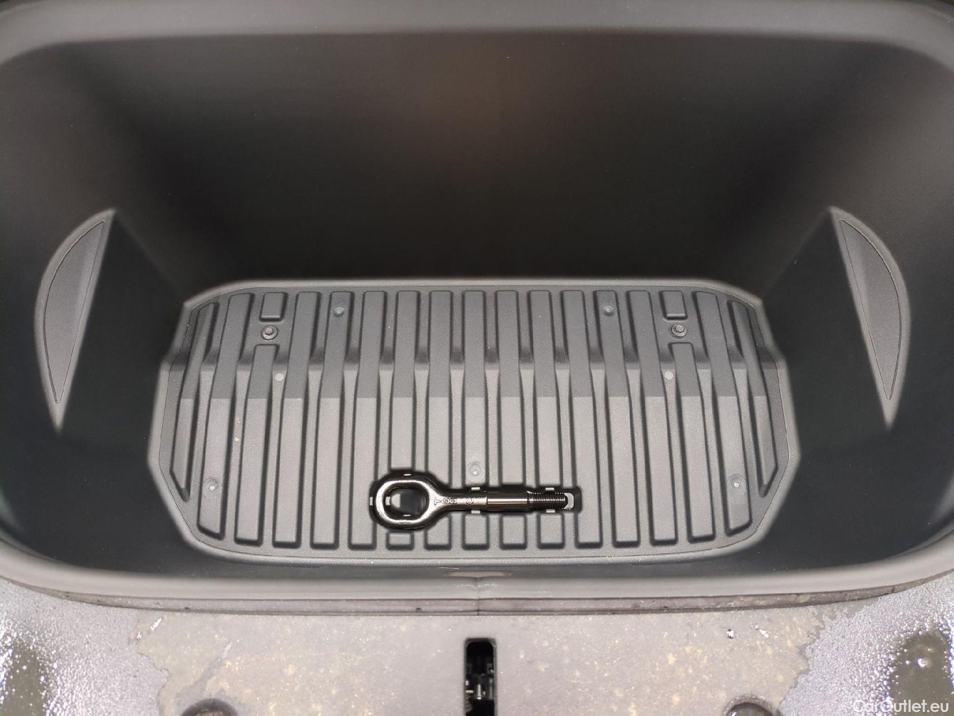  Tesla  Model Y TESLA  / 2021 / 5P / SUV RWD #19