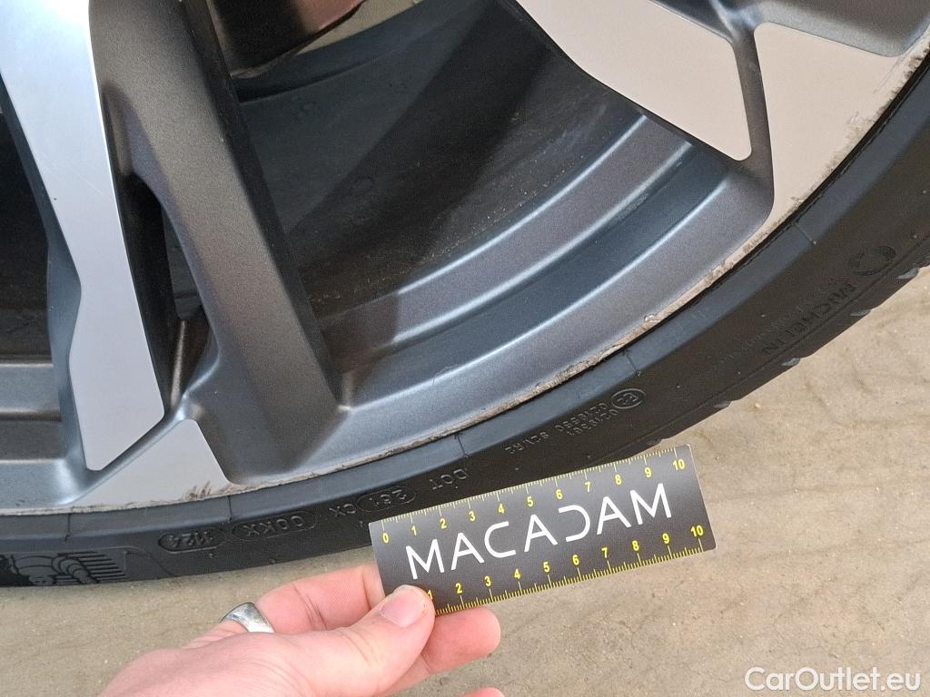  Volvo  XC90 VOLVO  / 2019 / 5P / SUV Recharge T8 AWD Geartronic 8 R-Design #47