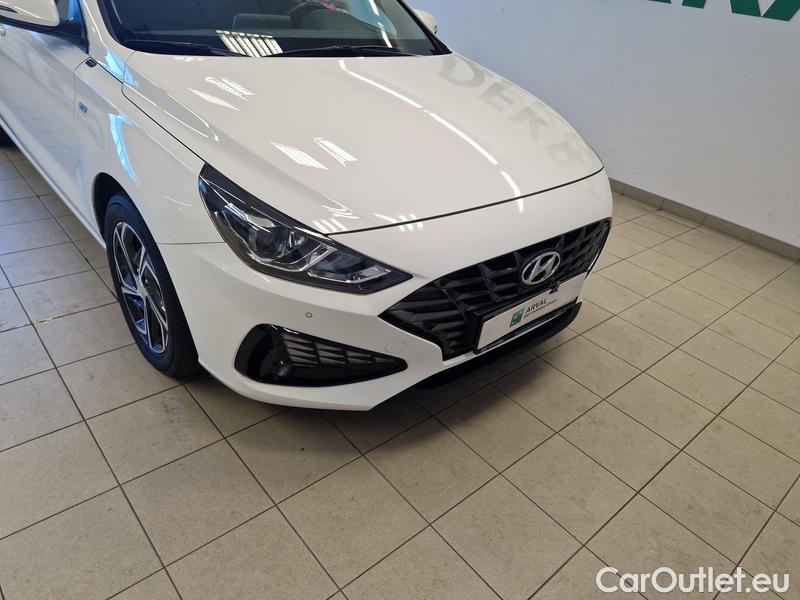  Hyundai  i30   cw (PD)(2017->)  1.5TGDi 118 Family #3