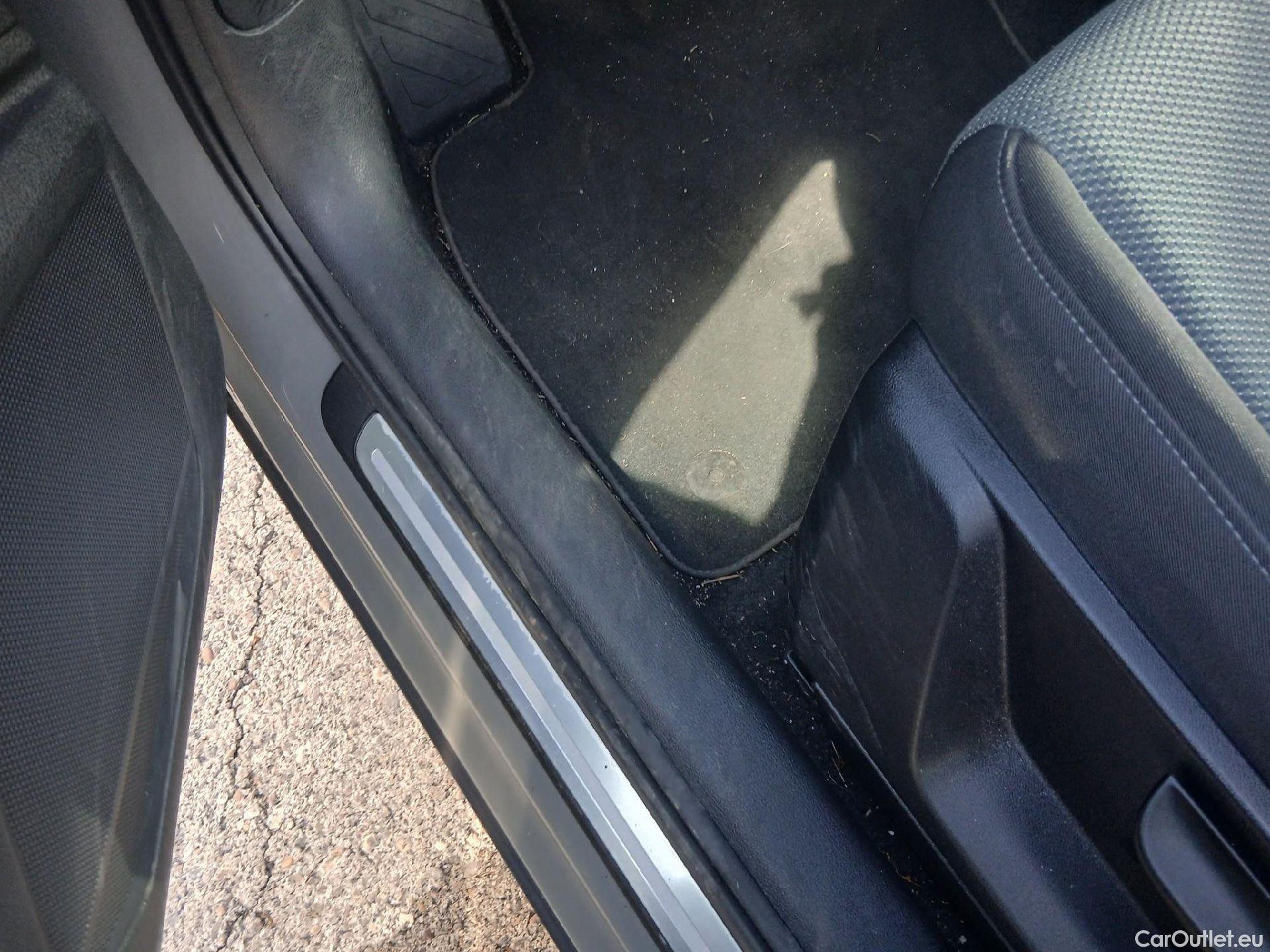  Audi  Q2 AUDI  / 2016 / 5P / todoterreno Design 30 TFSI 85kW (116CV) #5