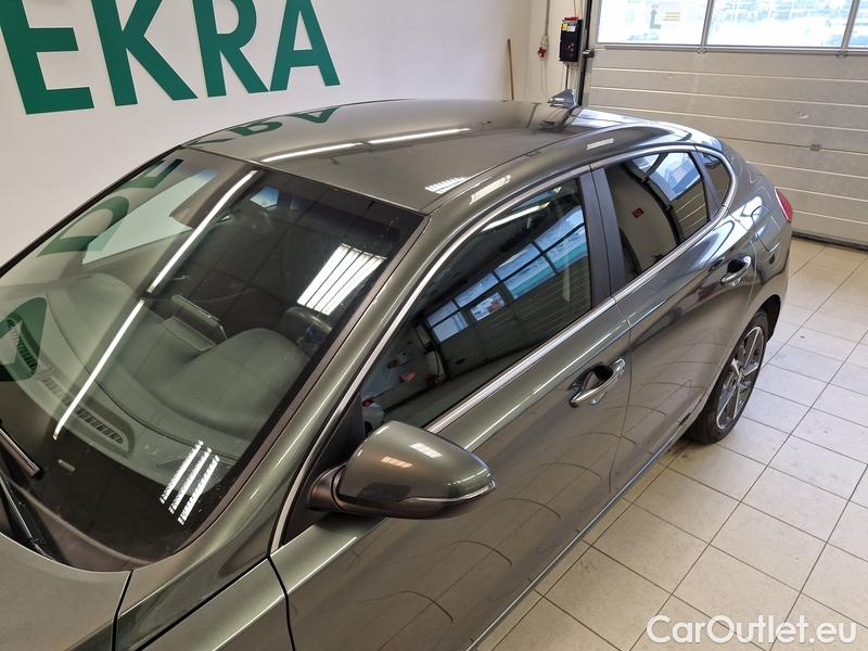  Hyundai  i30  Fastback (2018 ->)  FB 1.5 T-GDI Family AT #19