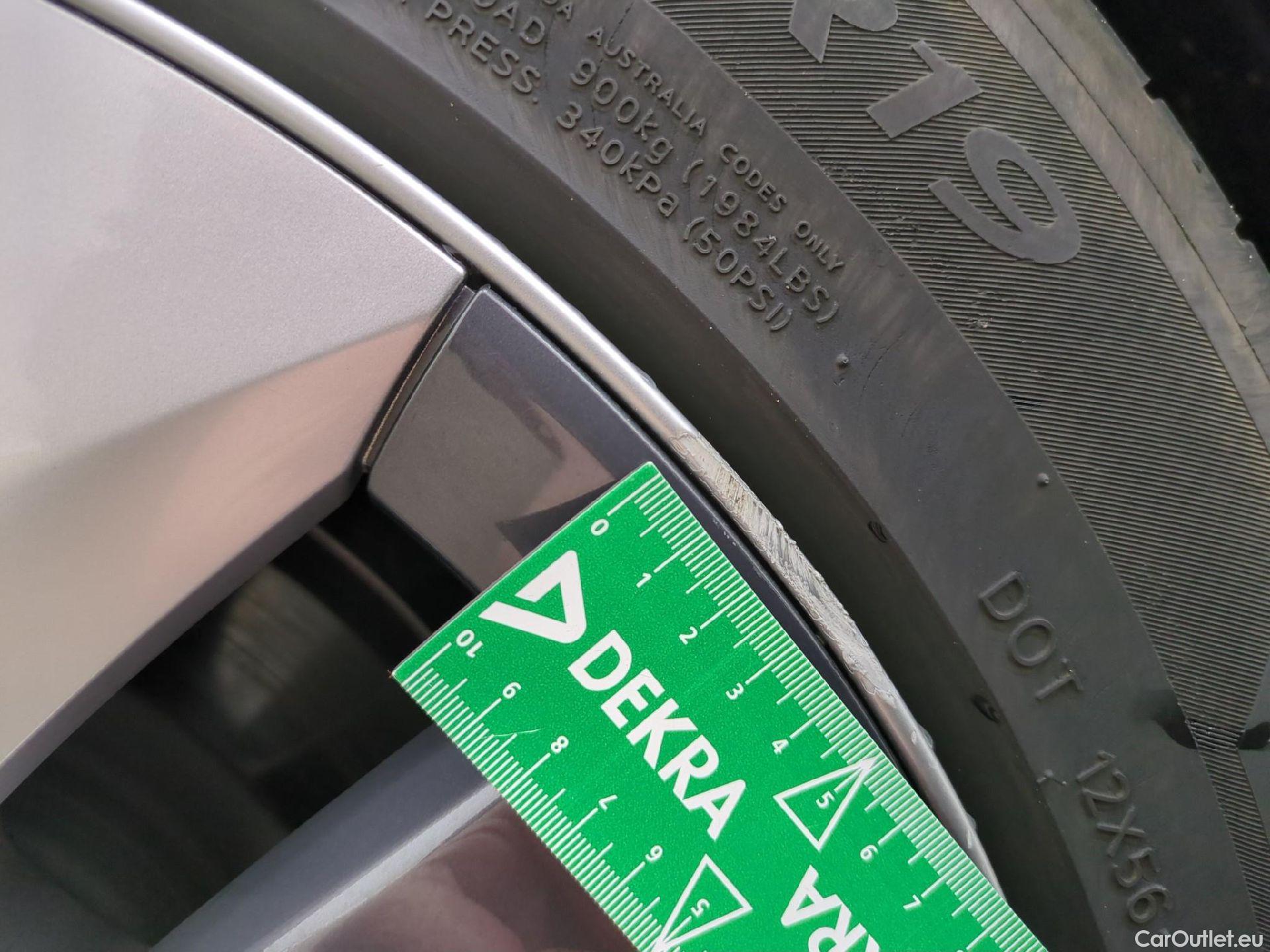  Tesla  Model Y TESLA  / 2021 / 5P / SUV RWD #10