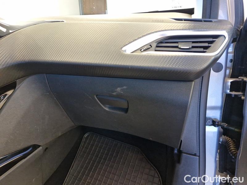  Peugeot  2008  (P1) (2019)  1.2PT.110 Signature #6