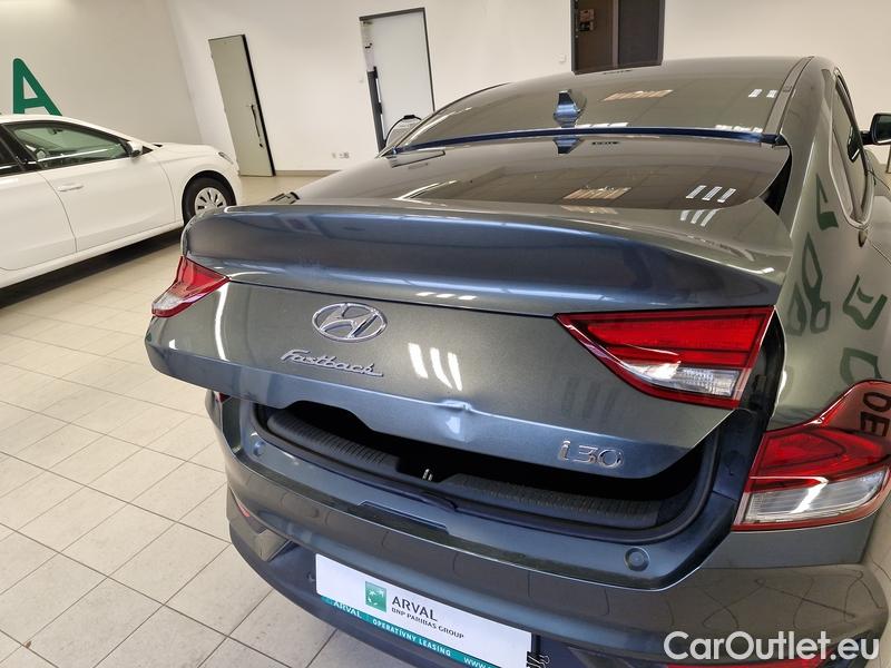  Hyundai  i30  Fastback (2018 ->)  FB 1.5 T-GDI Family AT #11